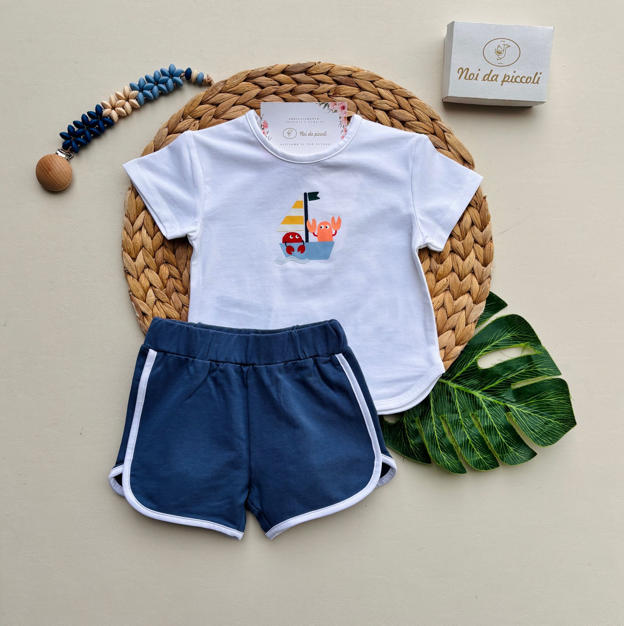 COMPLETO 2 PZ IN COTONE CON DISEGNINI BIANCO E AVION - Noi da piccoli