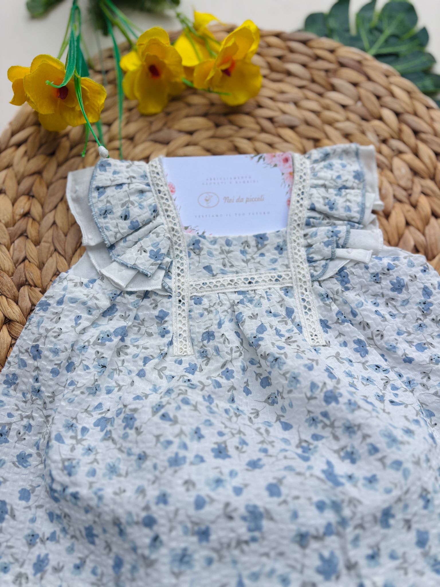 COMPLETO 2 PZ IN COTONE CON FIORELLINI BIANCO CIELO - Noi da piccoli