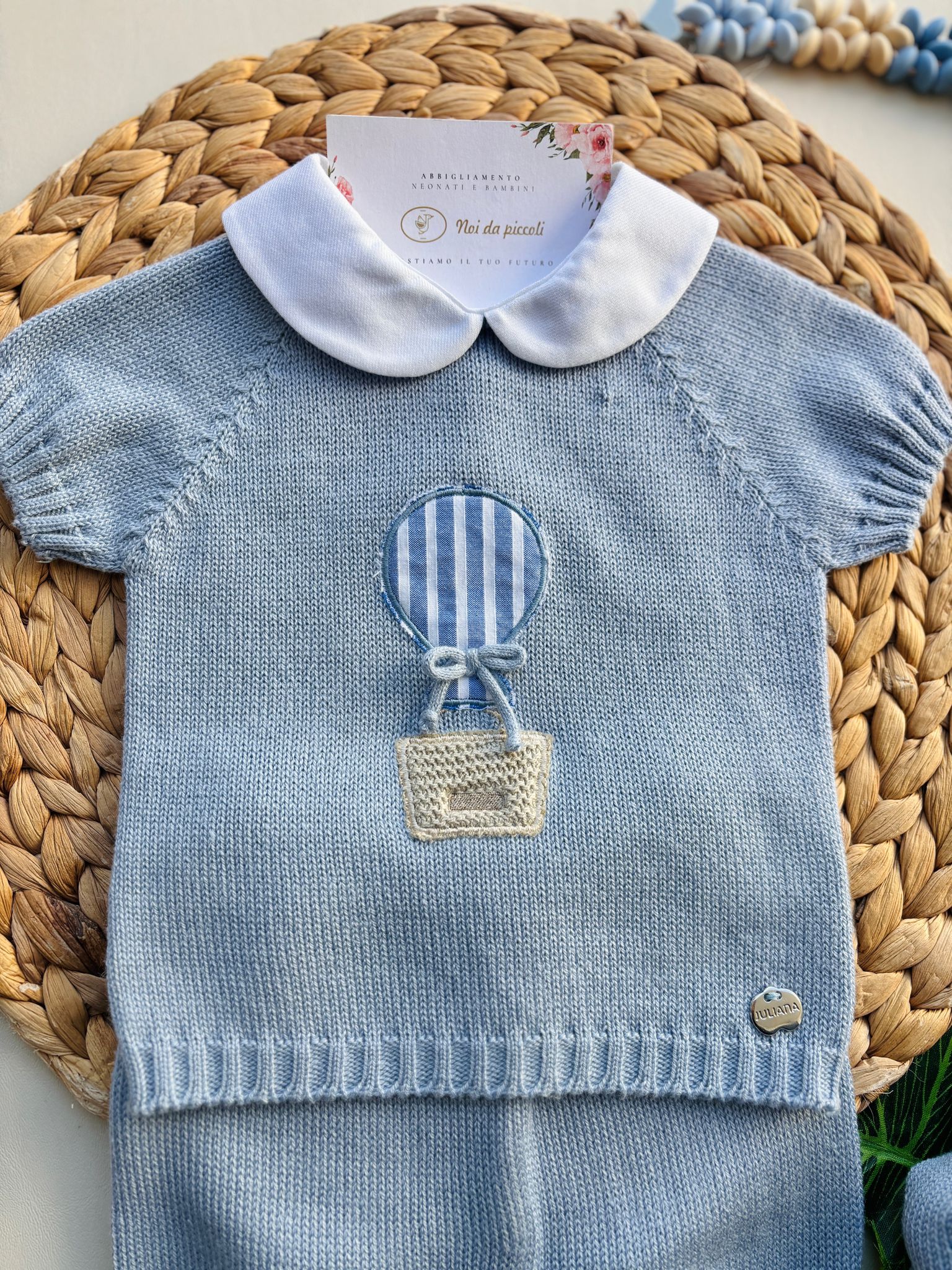 COMPLETO 2 PZ IN COTONE E ACRILICO CON PALLONCINO RIGATO ABBINATO ALLE BABBUCCE CIELO - Noi da piccoli