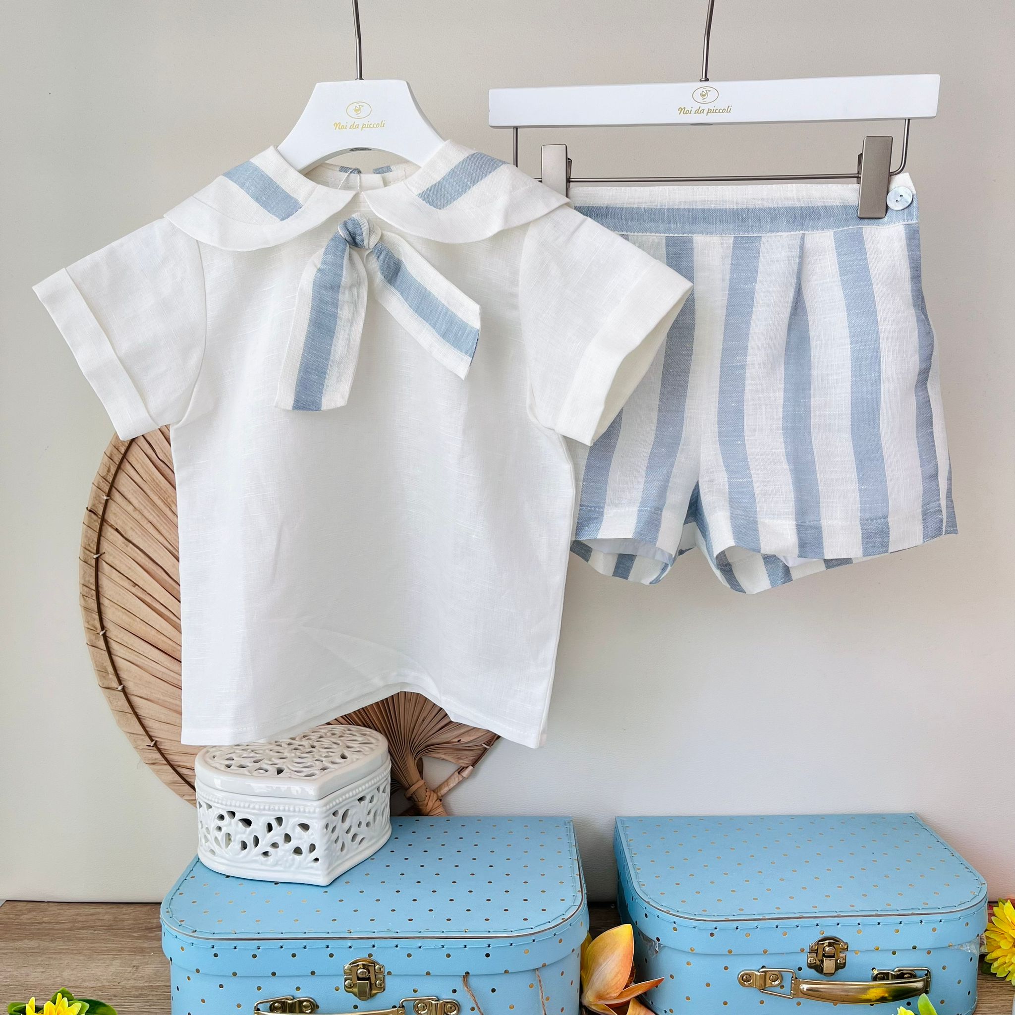 COMPLETO 2 PZ IN COTONE E LINO A RIGHE BIANCO CIELO - Noi da piccoli