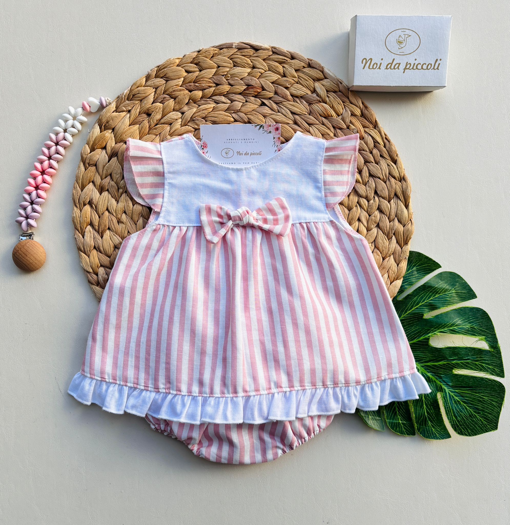 COMPLETO 2 PZ IN COTONE E LINO A RIGHE CON FIOCCHETTINO CENTRALE BIANCO ROSA - Noi da piccoli