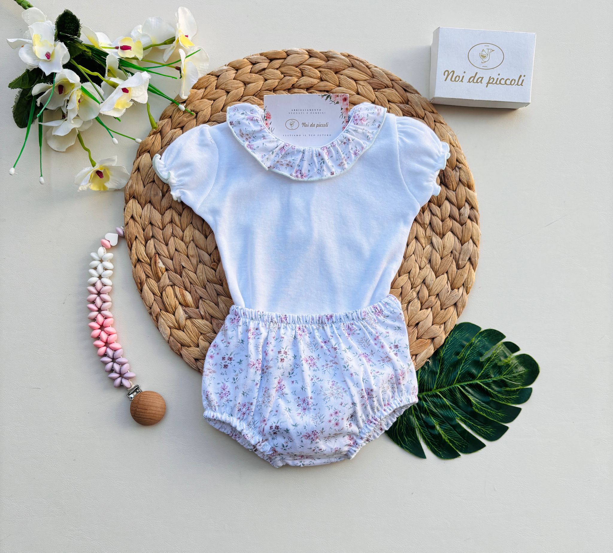 COMPLETO 2 PZ IN COTONE FLOREALE BIANCO - Noi da piccoli