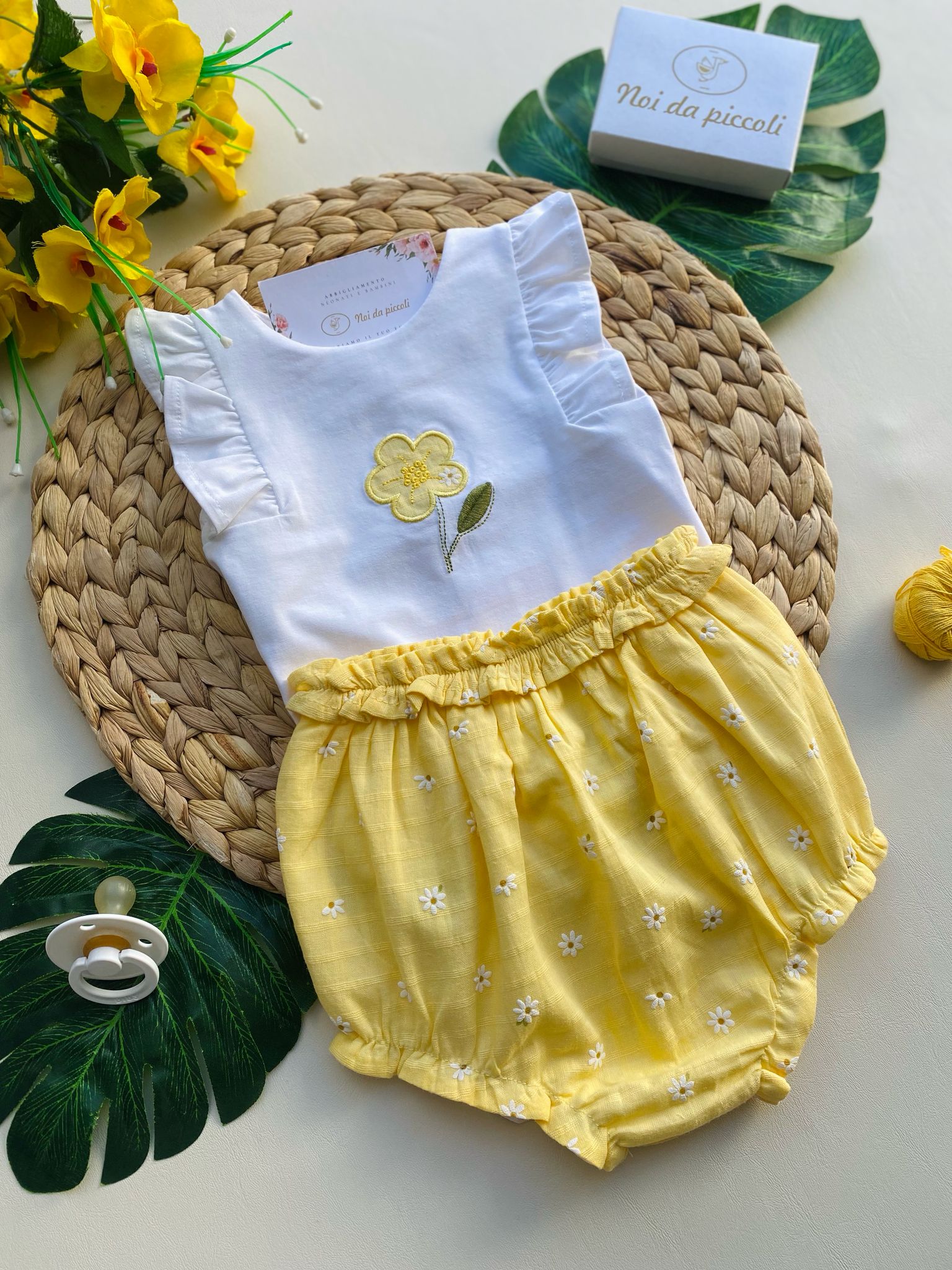 completo 2 pz MAGLIETTINA BIANCA E CULOTTINA GIALLA - Noi da piccoli