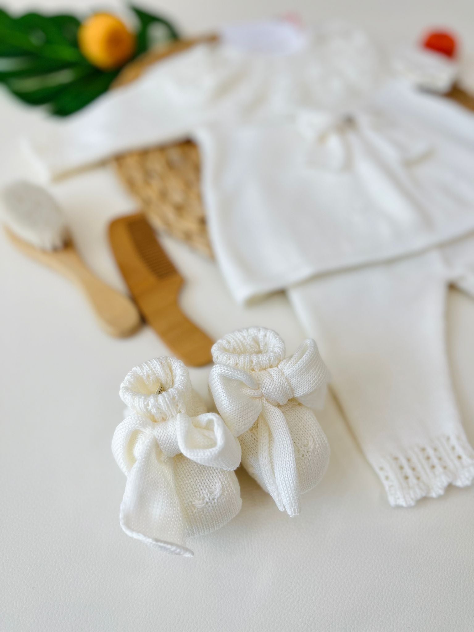 COMPLETO 2PZ CON BABBUCCE 100% LANA VANIGLIA - Noi da piccoli