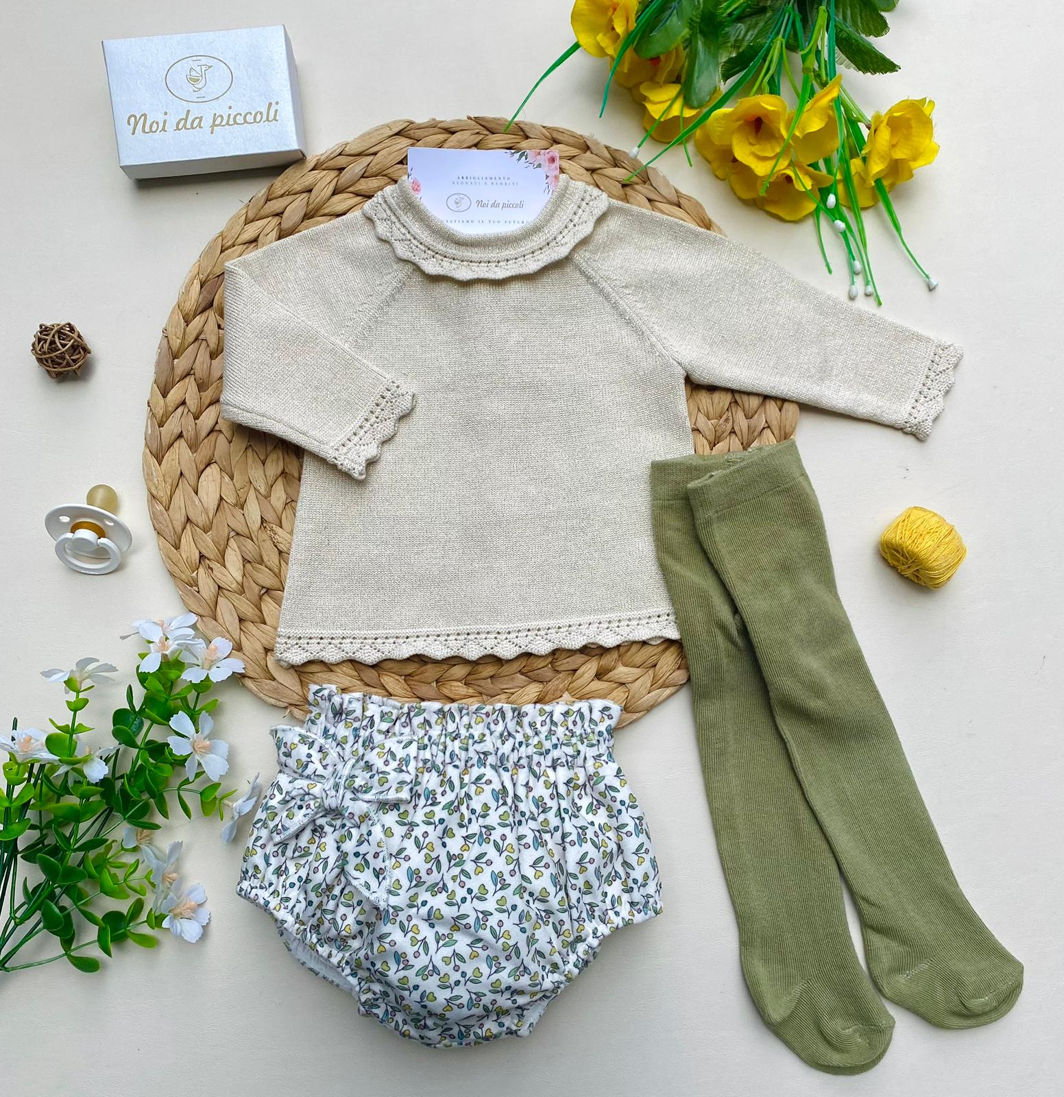COMPLETO 3 PZ CON CUORICINI FILATO CALDO BEIGE VERDE - Noi da piccoli