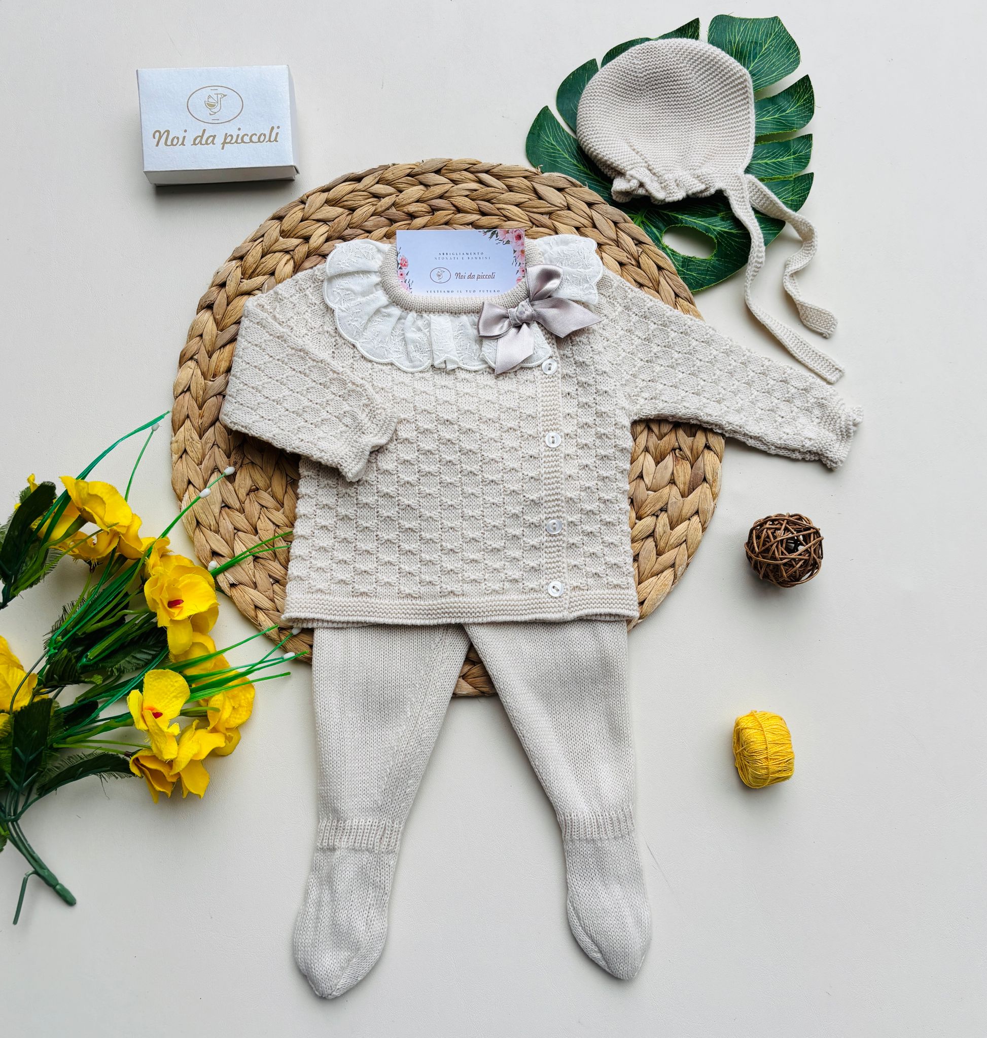 COMPLETO 3 PZ CON FIOCCHETTO 100% ACRILICO CREMA - Noi da piccoli