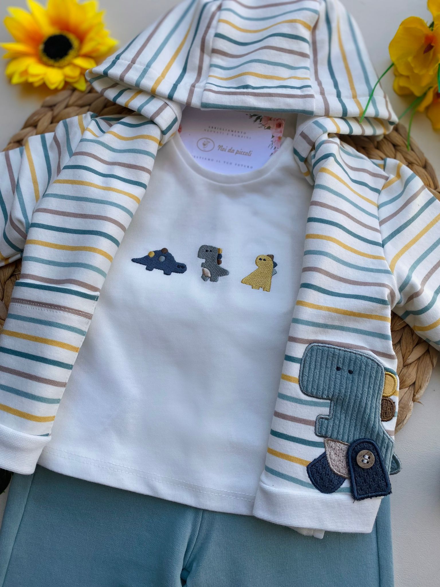 COMPLETO 3 PZ CON RIGHE E DINOSAURI FILATO CALDO VERDE ACQUA - Noi da piccoli