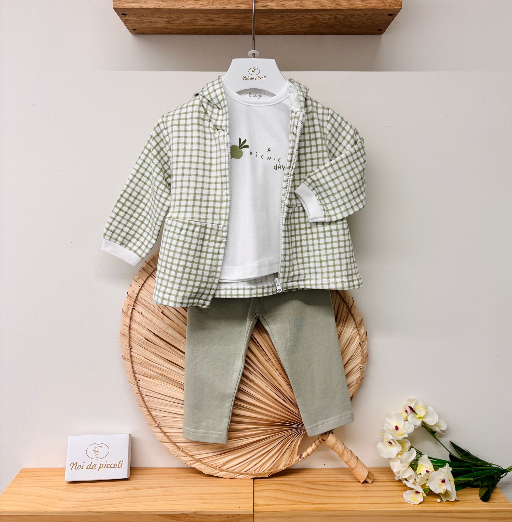 COMPLETO 3 PZ IN COTONE A QUADRONI BIANCO VERDE - Noi da piccoli