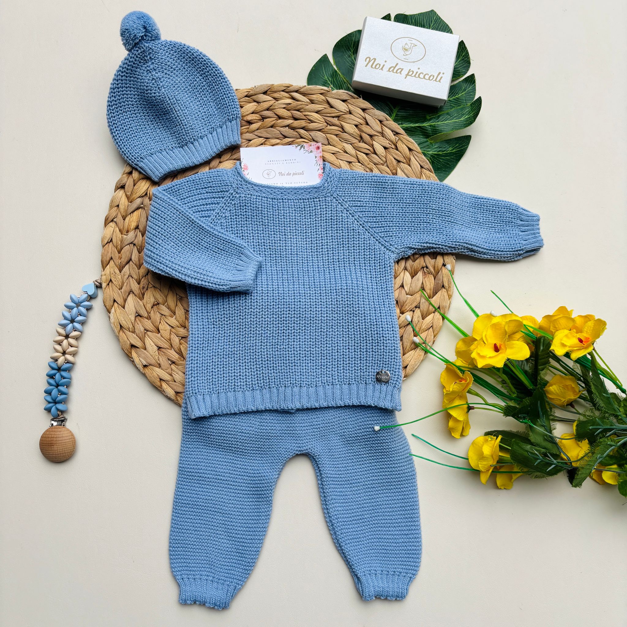 COMPLETO 3 PZ IN FILATO CALDO 100% ACRILICO CIELO - Noi da piccoli