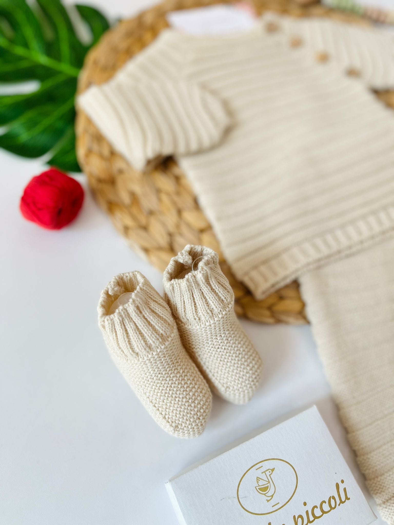 COMPLETO 3PZ CON BABBUCCE FILATO CALDO CREMA BOTTONCINI - Noi da piccoli