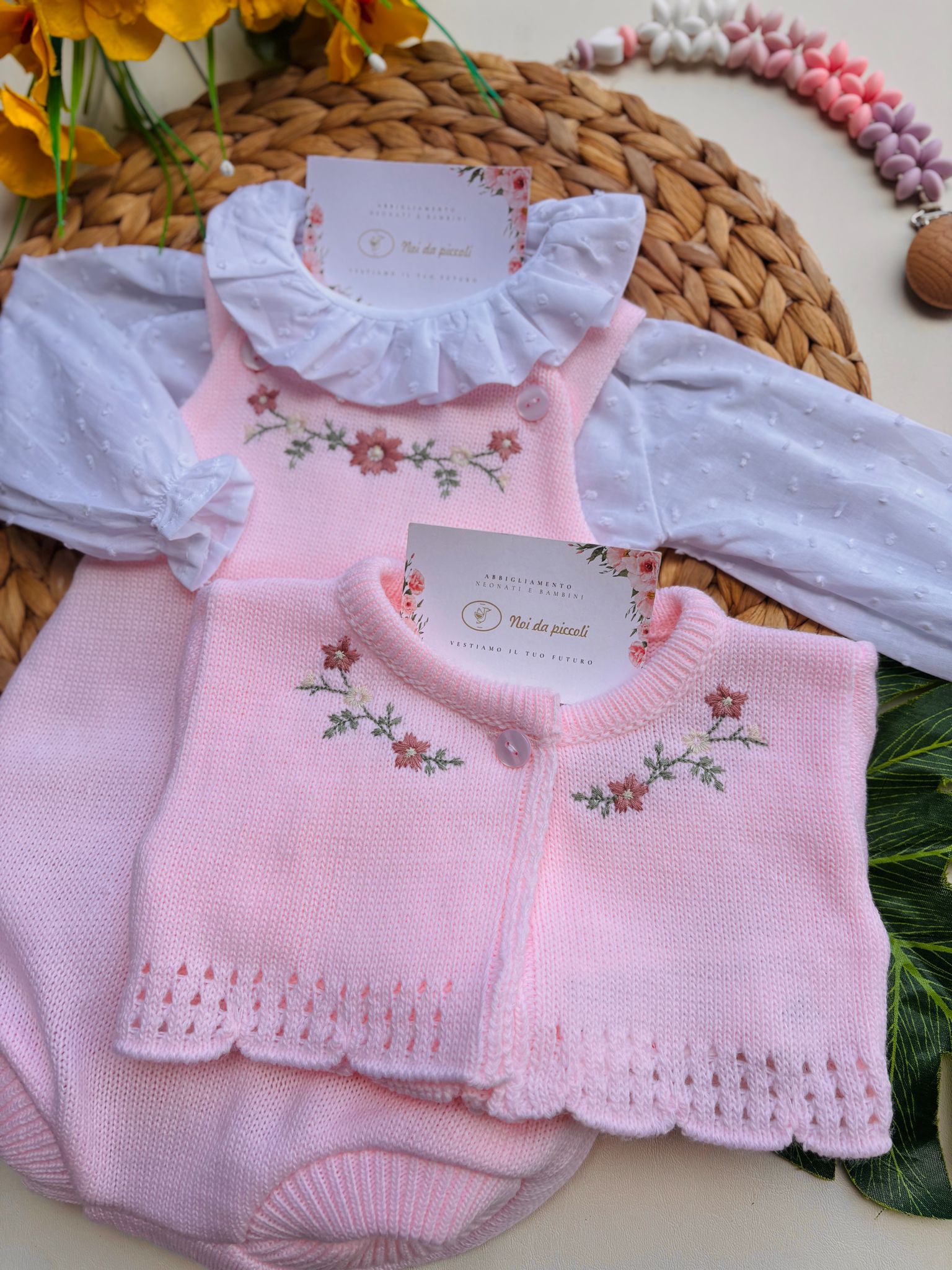 COMPLETO 3PZ RICAMATO FILATO CALDO ROSA - Noi da piccoli