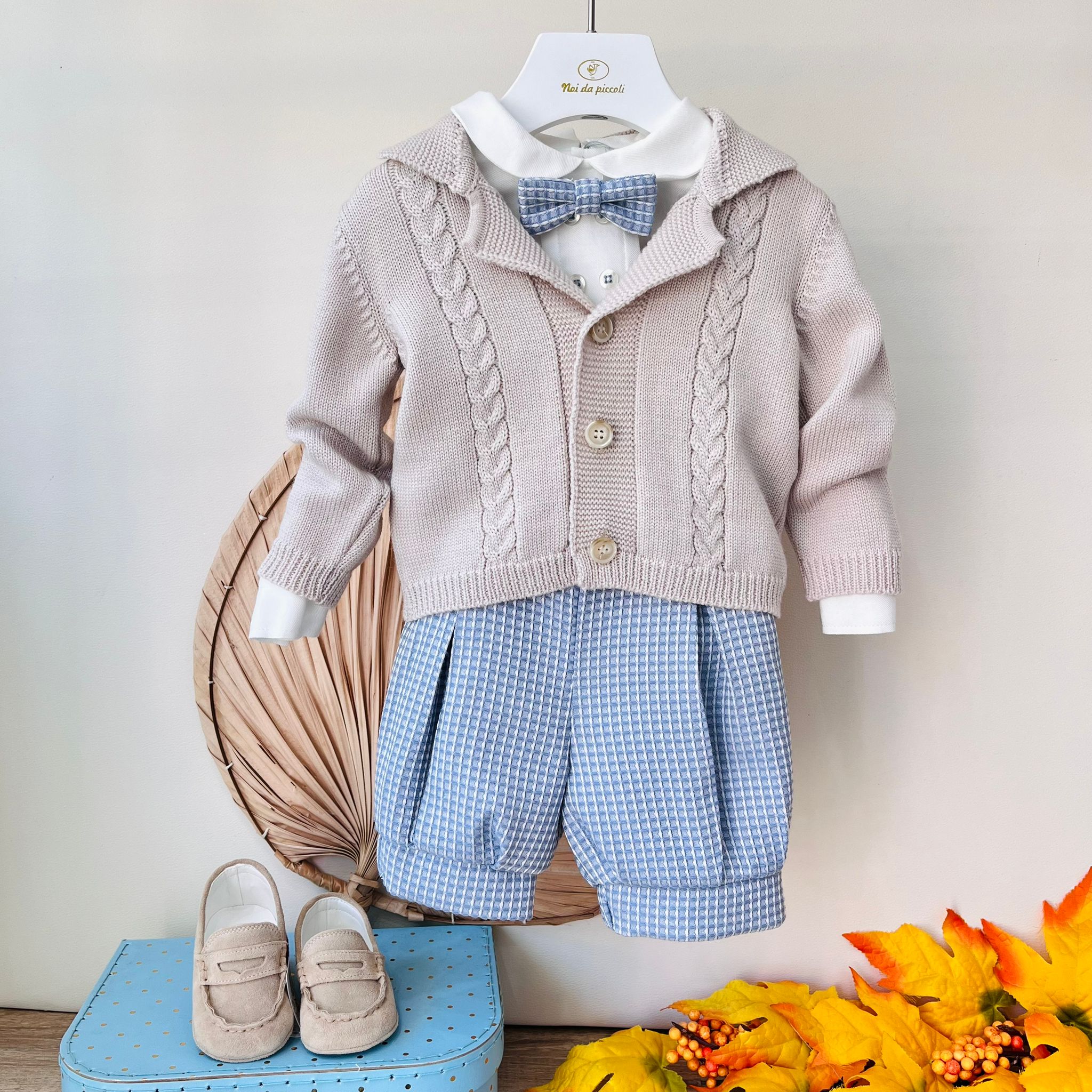 COMPLETO 4 PZ CERIMONIALE A QUADRATINI CIELO BEIGE - Noi da piccoli