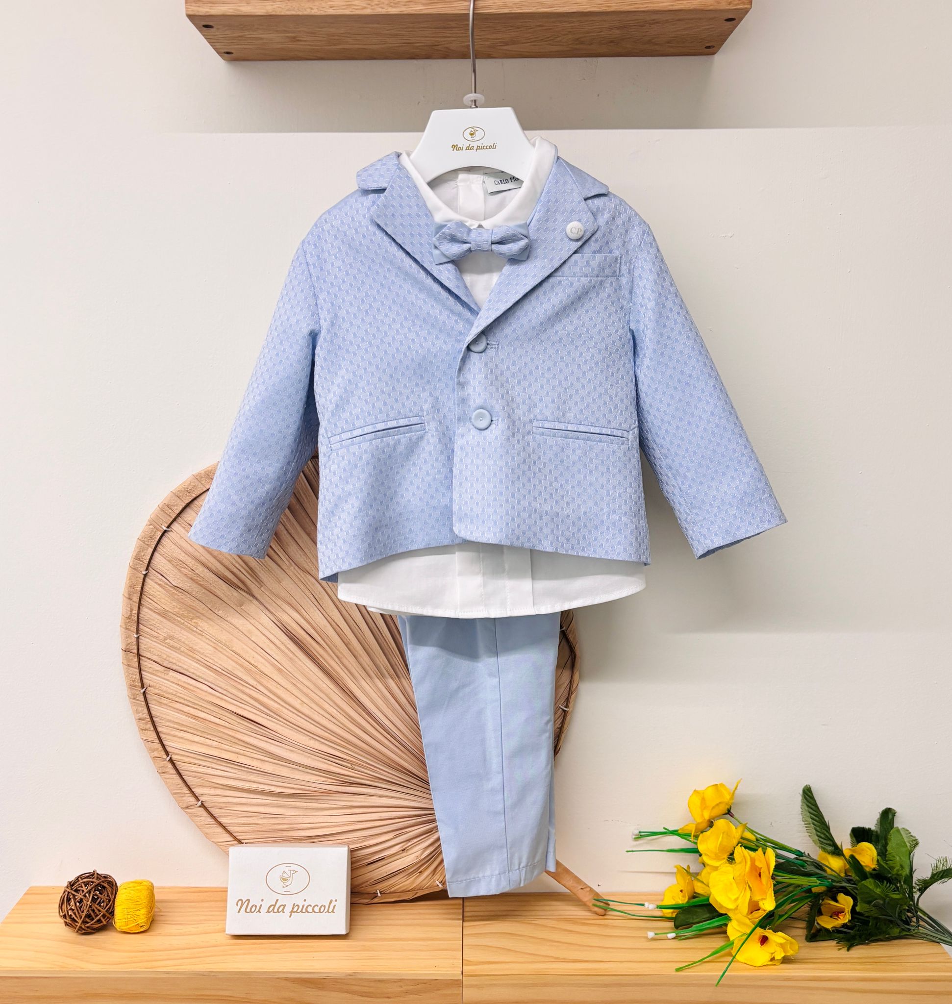 COMPLETO 4 PZ CERIMONIALE CON BOTTONCINI CIELO - Noi da piccoli