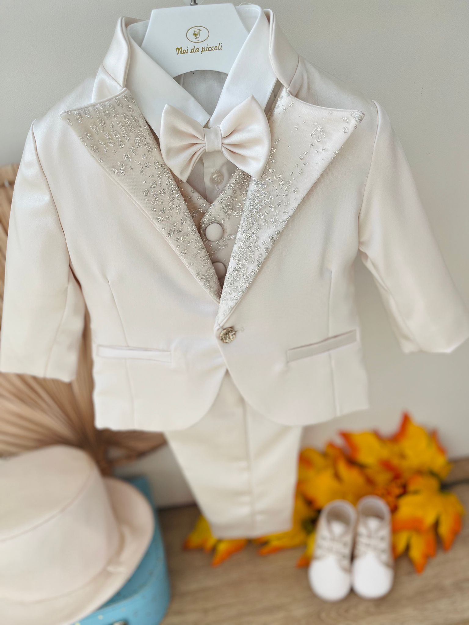 COMPLETO 5 PZ CERIMONIALE CON BRILLANTINI CREMA - Noi da piccoli