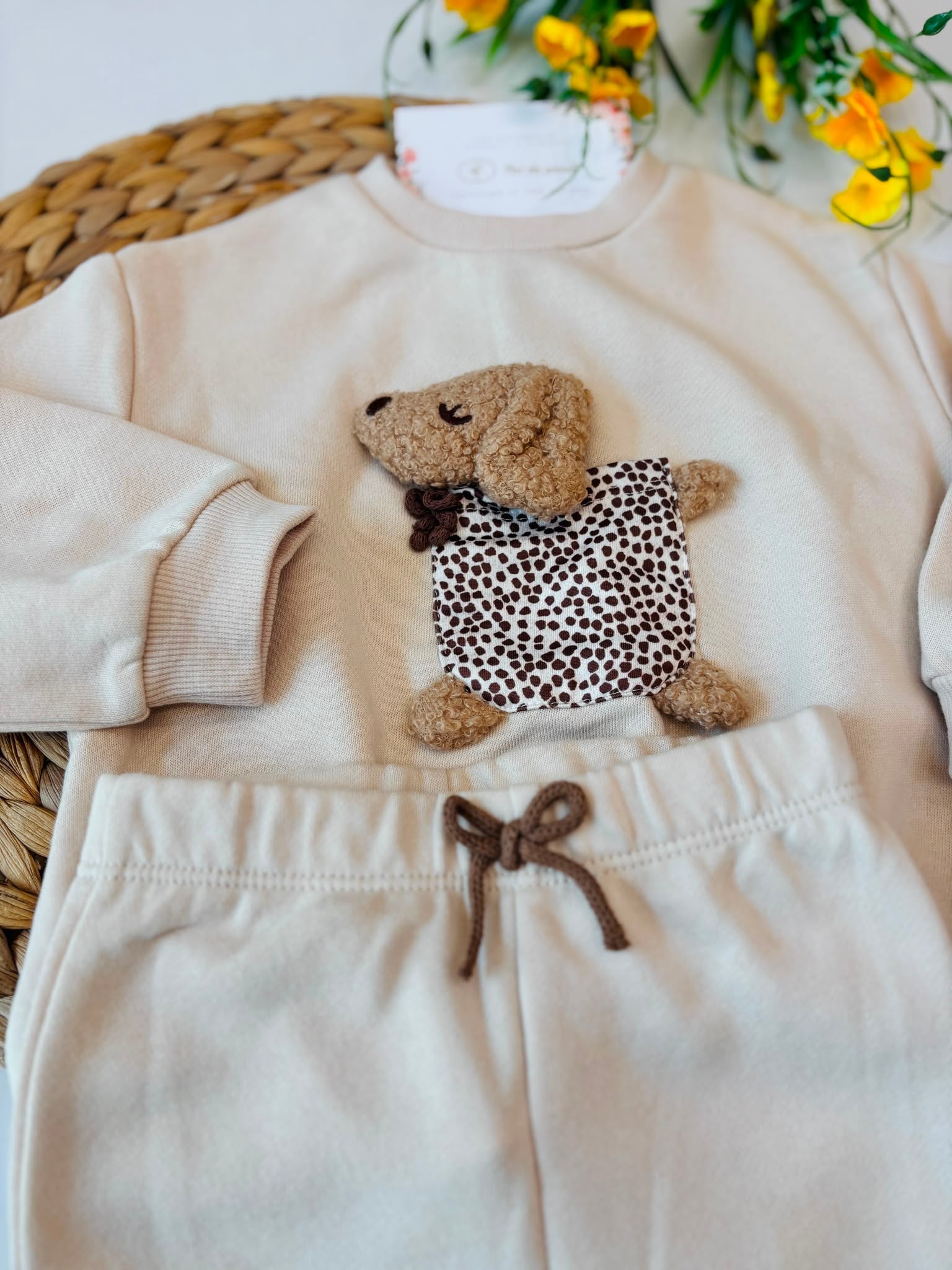 COMPLETO BEIGE CON CAGNOLINO IN RILIEVO IN COTONE CALDO - Noi da piccoli