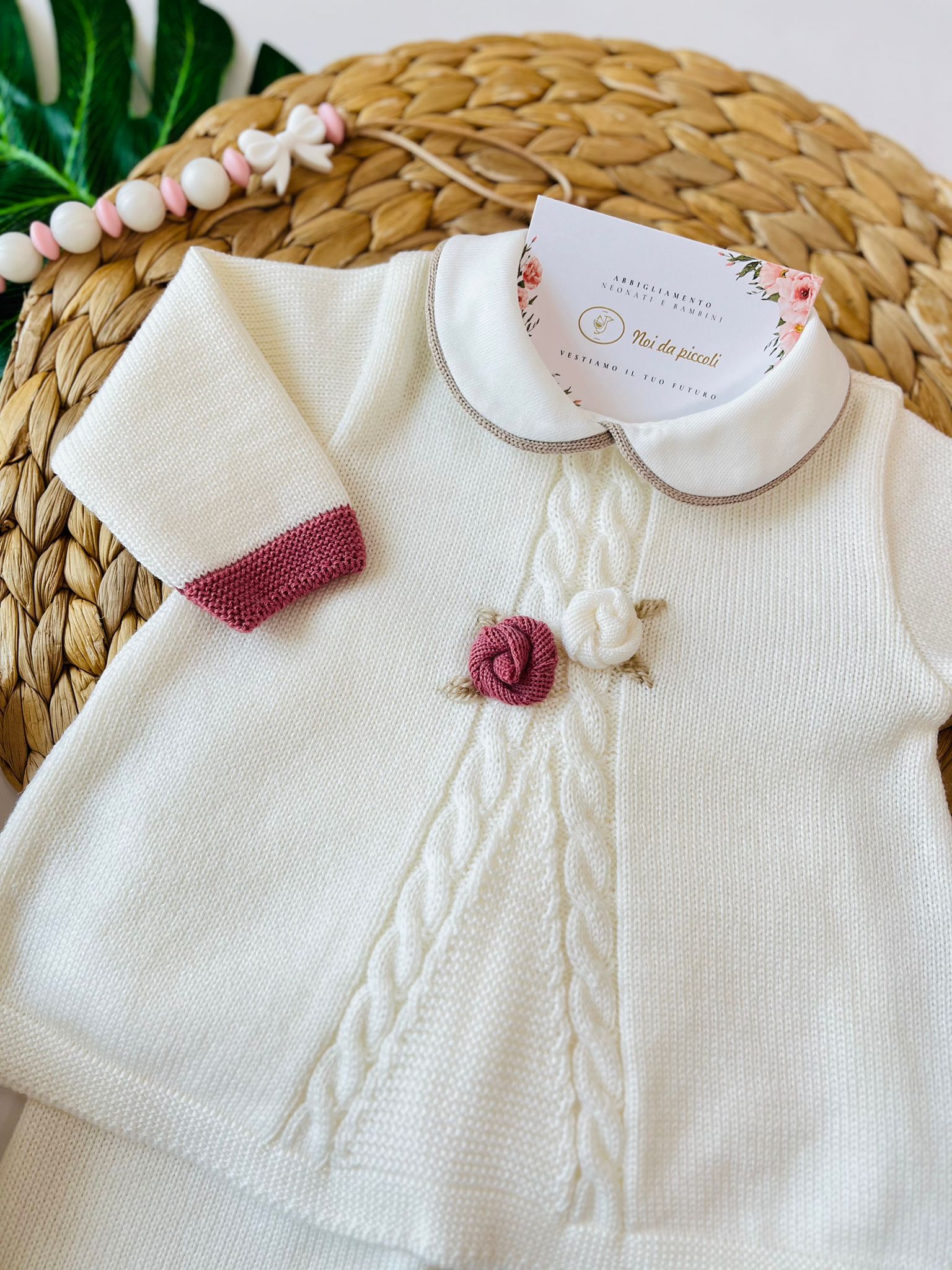 COMPLETO CON BABBUCCE 100% LANA CREAM LAMPONE - Noi da piccoli