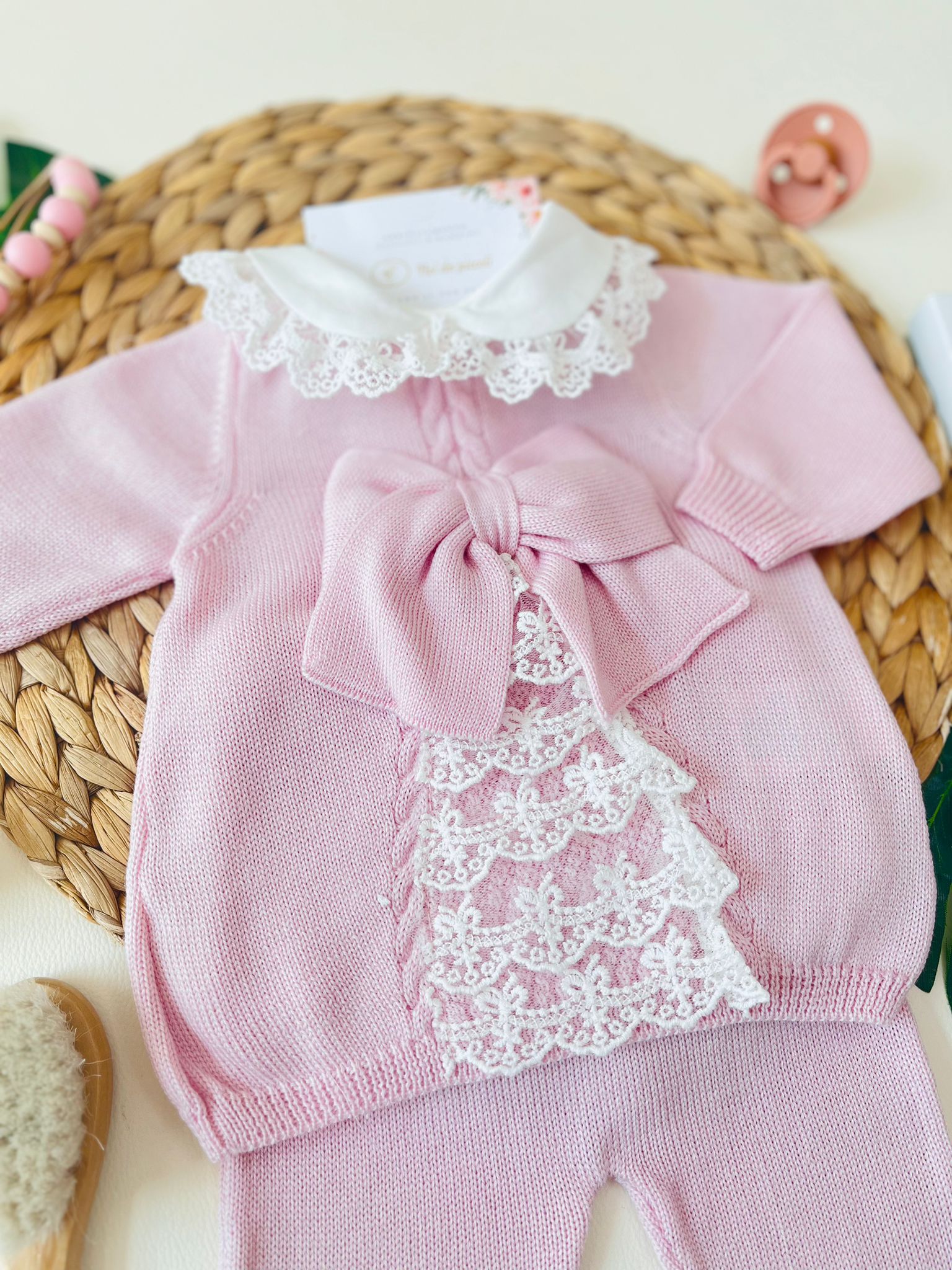COMPLETO CON BABBUCCE 100% lana merino extrafine ROSA CIPRIA - Noi da piccoli