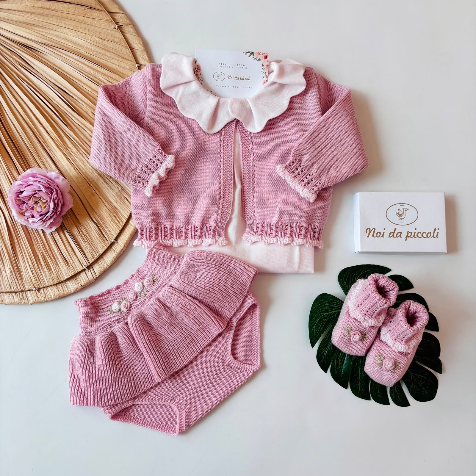 COMPLETO CON BABBUCCE 100% LANA ROSA - Noi da piccoli