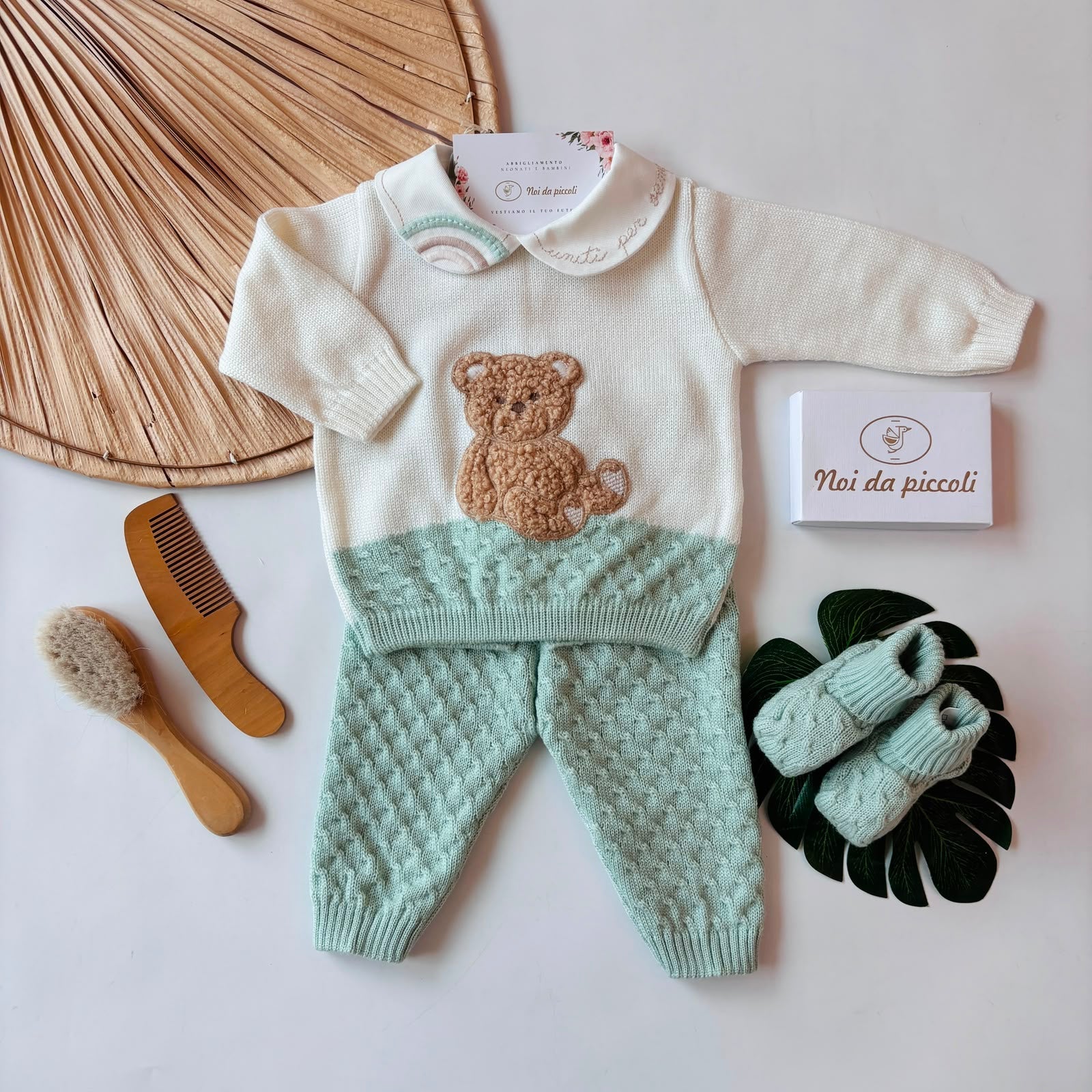 COMPLETO CON BABBUCCE 100% LANA VERDE ORSETTO - Noi da piccoli