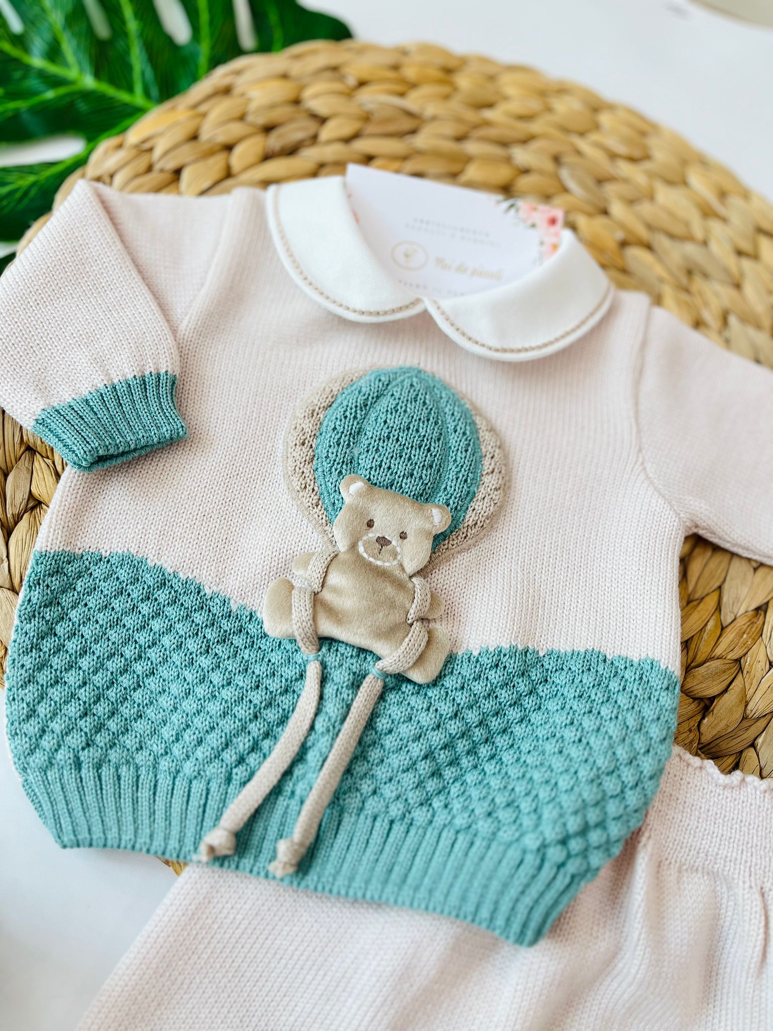 COMPLETO CON BABBUCCE NATURALBIO 100% LANA VERDE SALVIA - Noi da piccoli