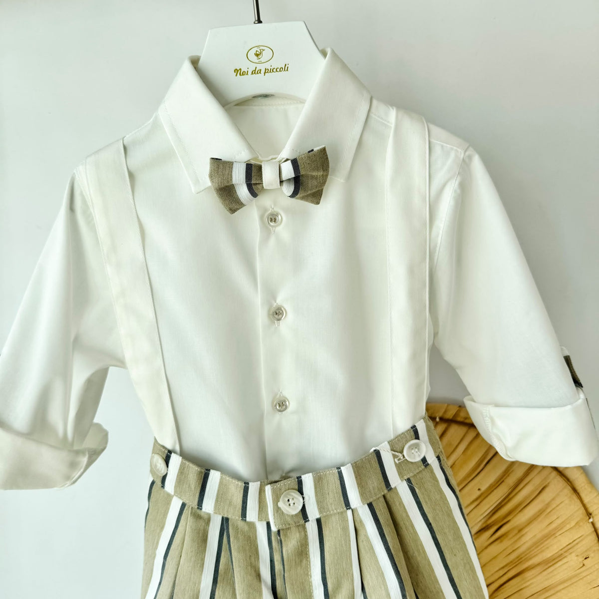 COMPLETO IN COTON E COMPLETO ELEGANTE CON SALOPETTE A RIGHE BEIGE - Noi da piccoli