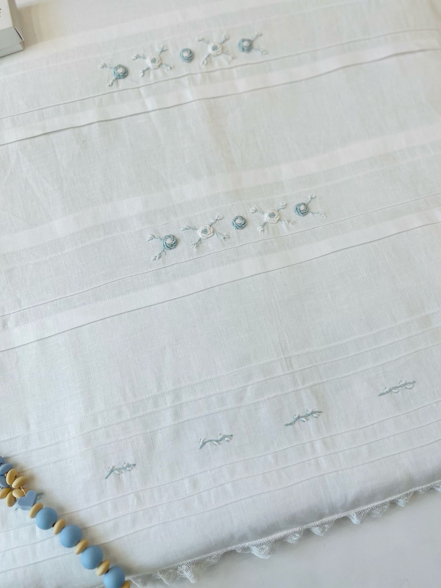 COORDINATO REALIZZATO A MANO BISSO DI LINO Bianco - Noi da piccoli