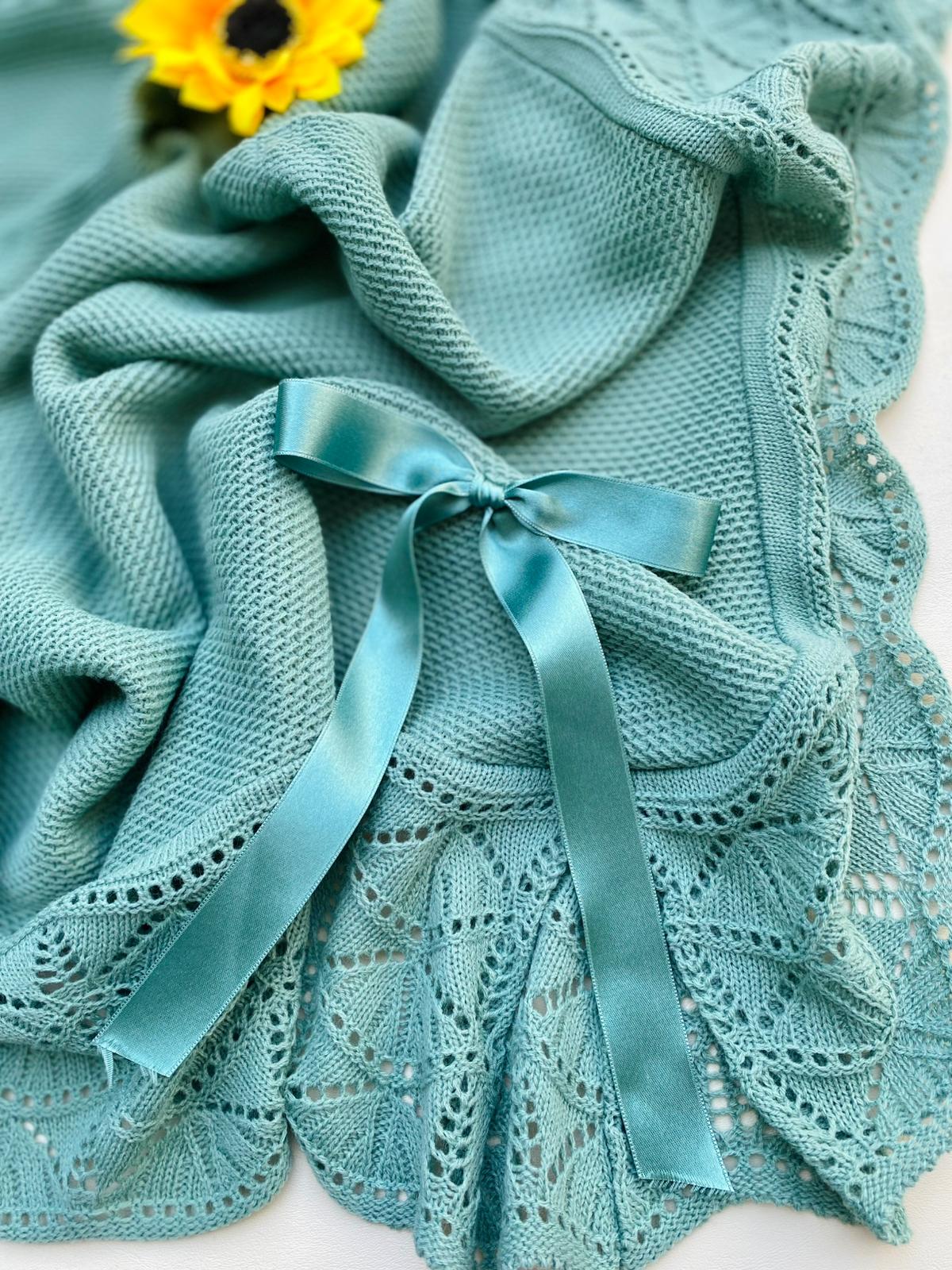 COPERTA FILATO CALDO CON FIOCCO 100% ACRILICO VERDE SCURO - Noi da piccoli