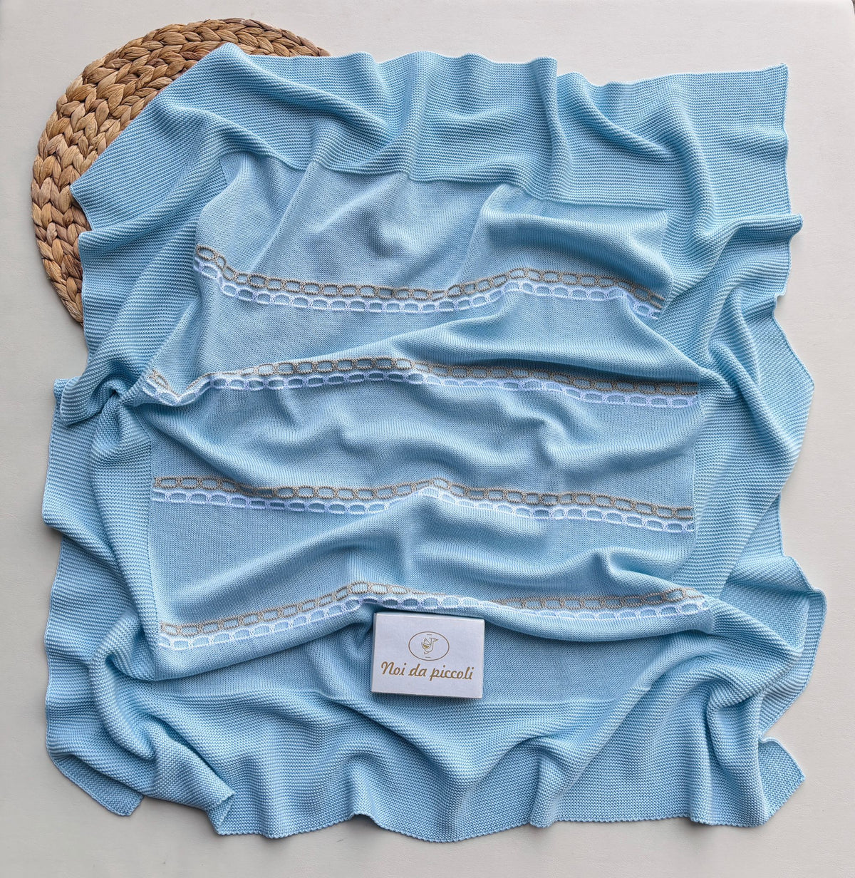 COPERTA IN COTONE CON RICAMI BEIGE E BIANCO CIELO - Noi da piccoli