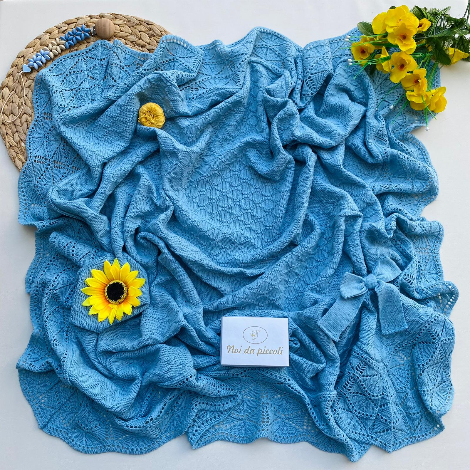 COPERTA IN FILATO CALDO CON FIOCCHETTO 100% ACRILICO AZUL - Noi da piccoli