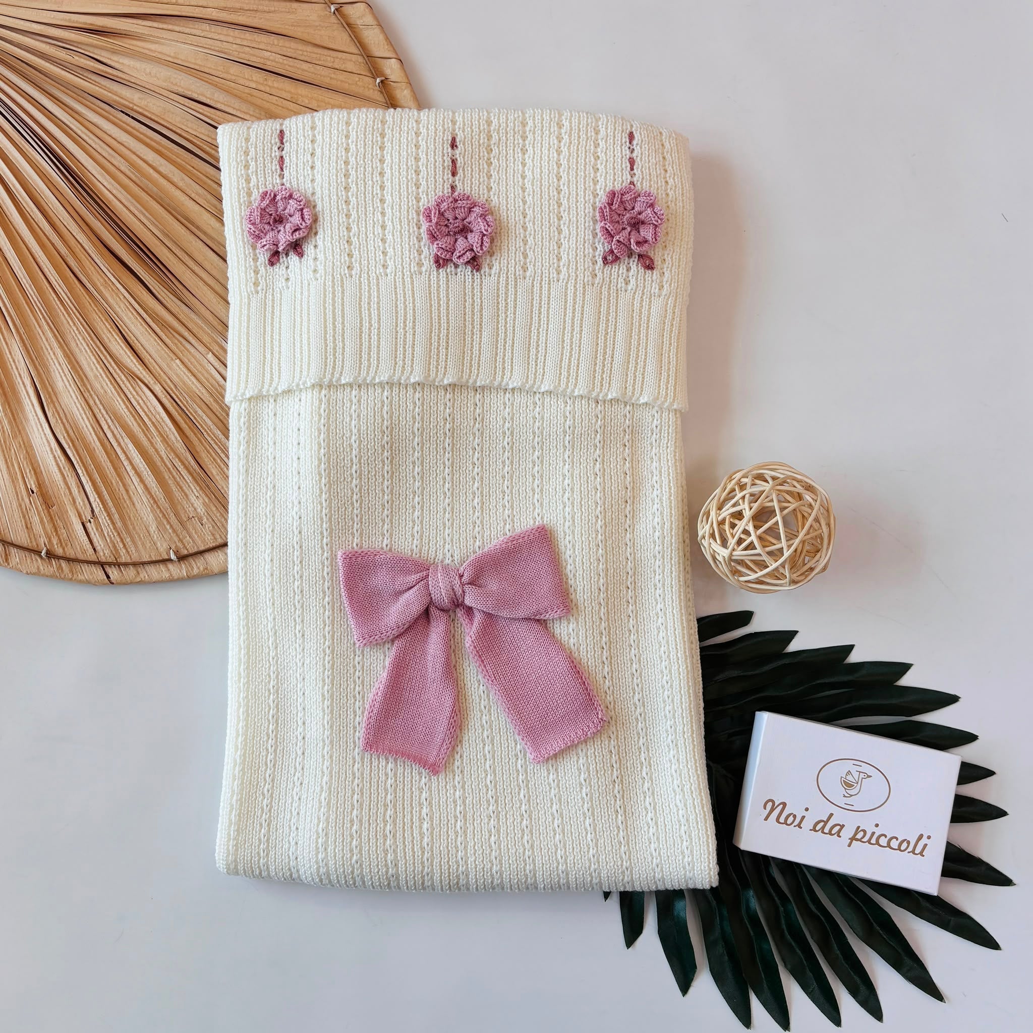COPERTINA 100% LANA PANNA FIORI DI MALVA - Noi da piccoli