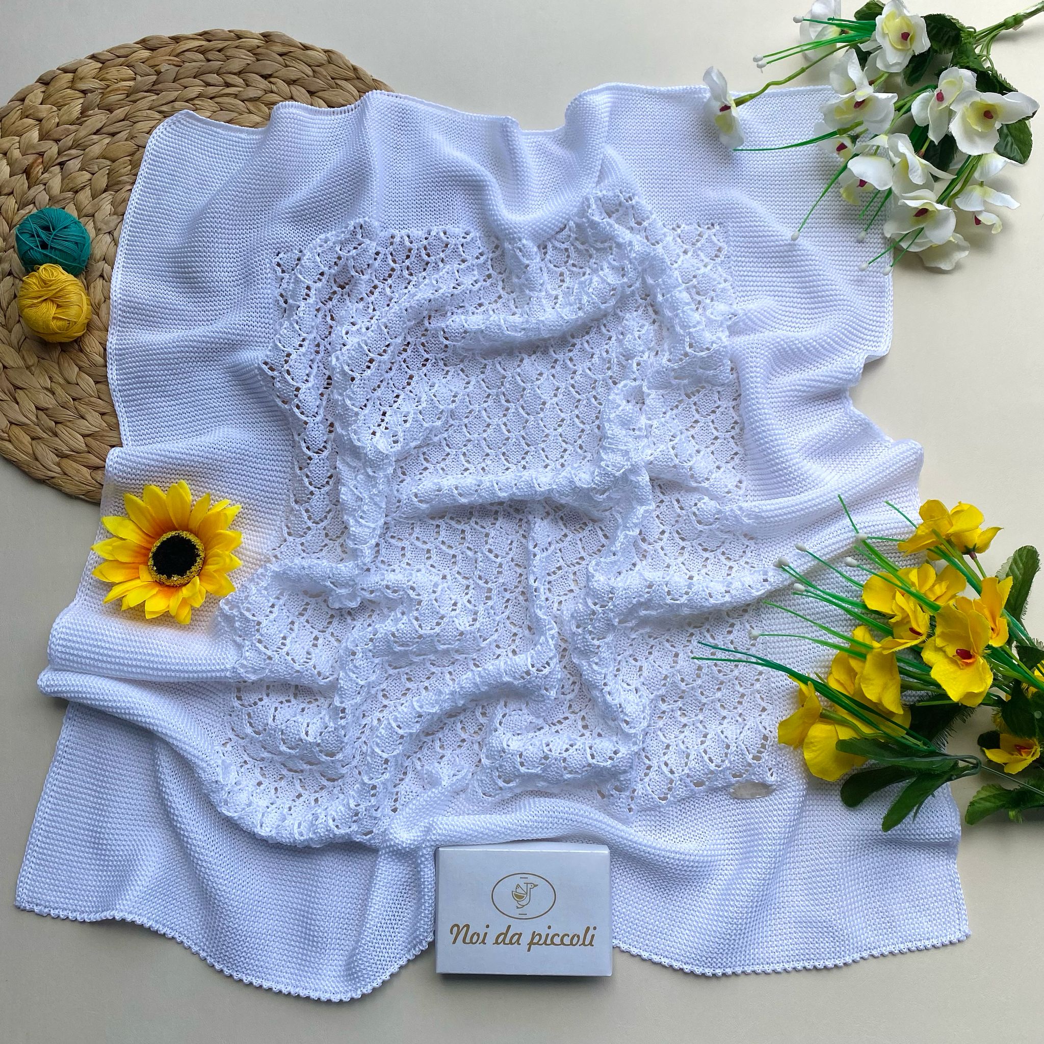 COPERTINA BIANCA CON RICAMINI - Noi da piccoli