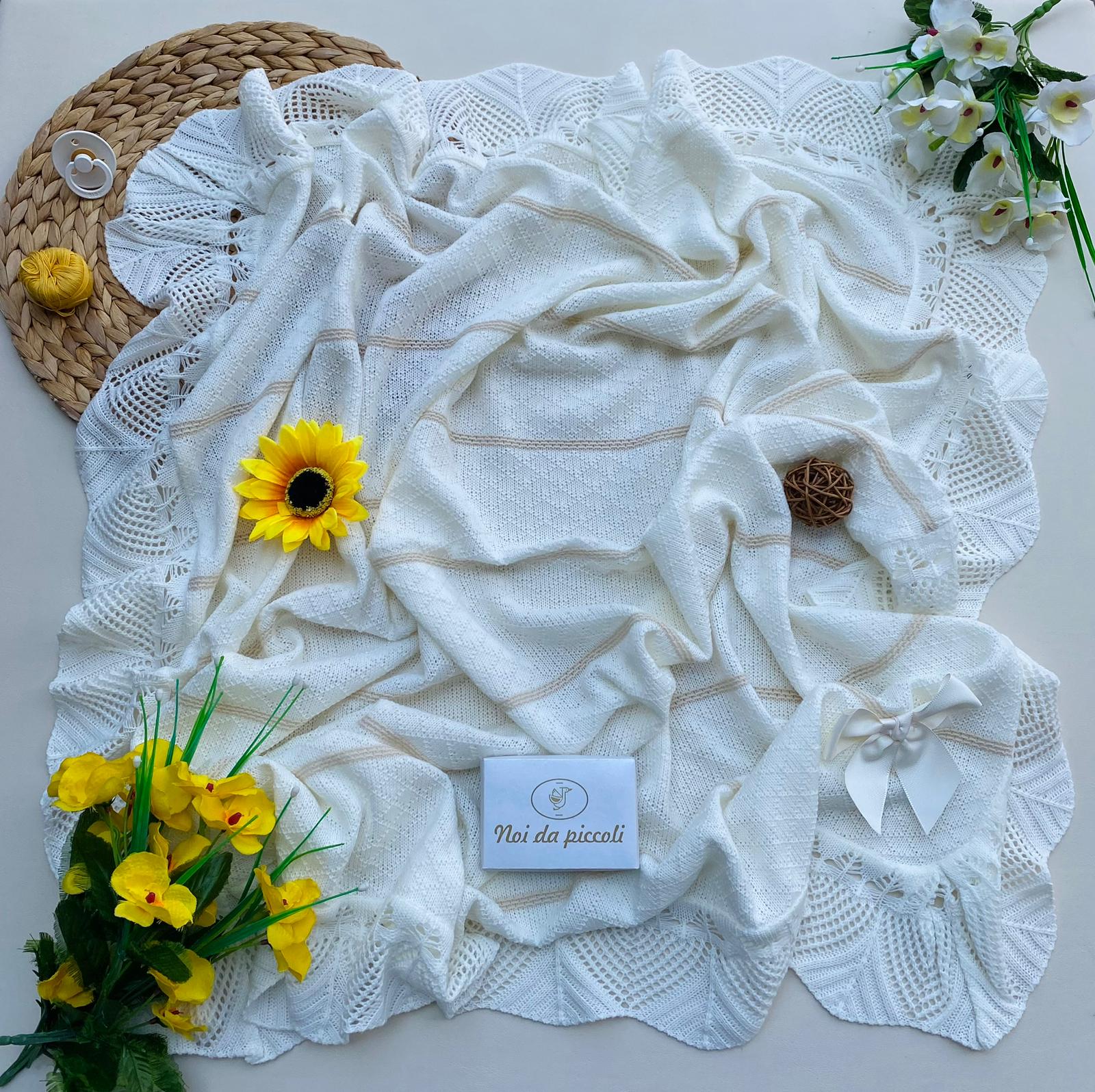 COPERTINA CON FIOCCO FILATO CALDO AVORIO NIKA - Noi da piccoli