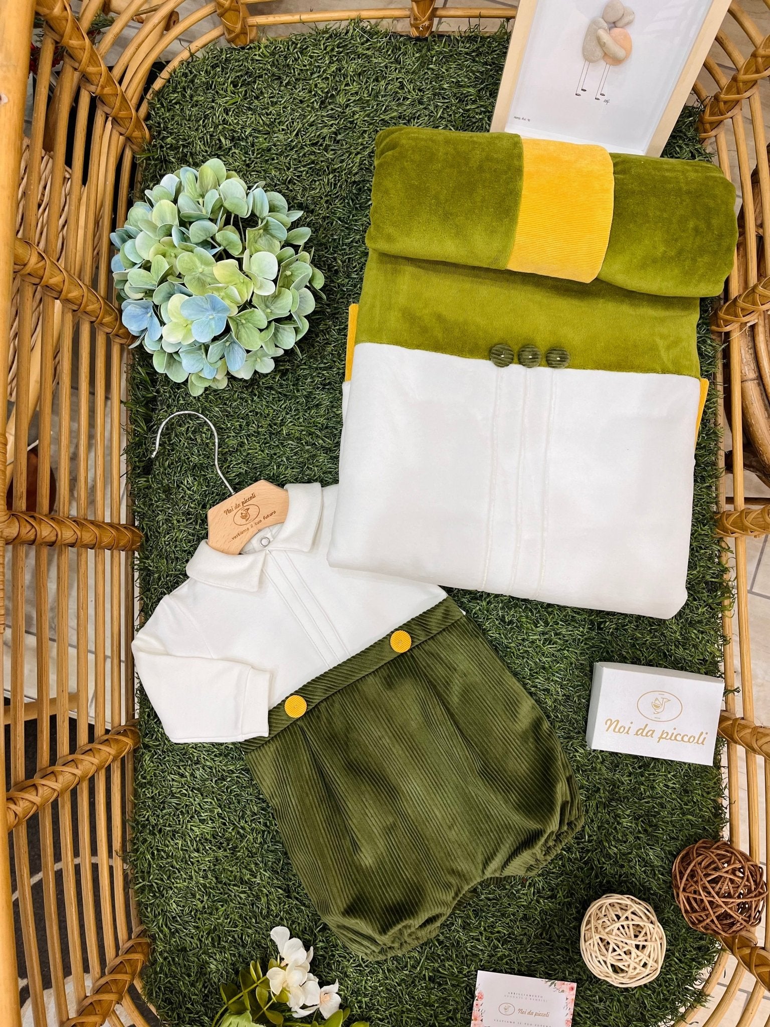 COPERTINA CON PAGLIACCETTO VERDE VELLUTO - Noi da piccoli