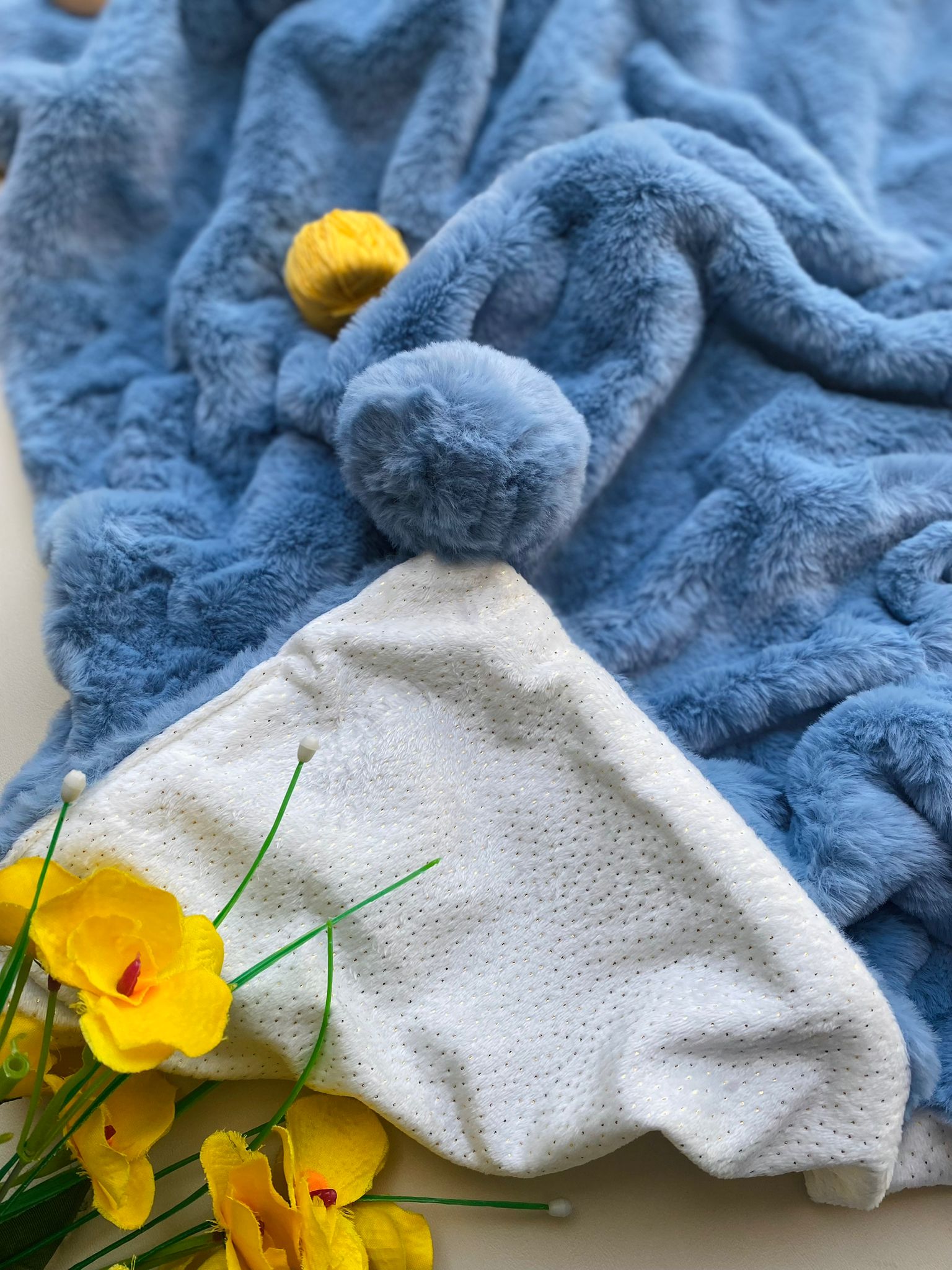 COPERTINA CON POM - POM CINIGLIA NUBE - CIELO - Noi da piccoli