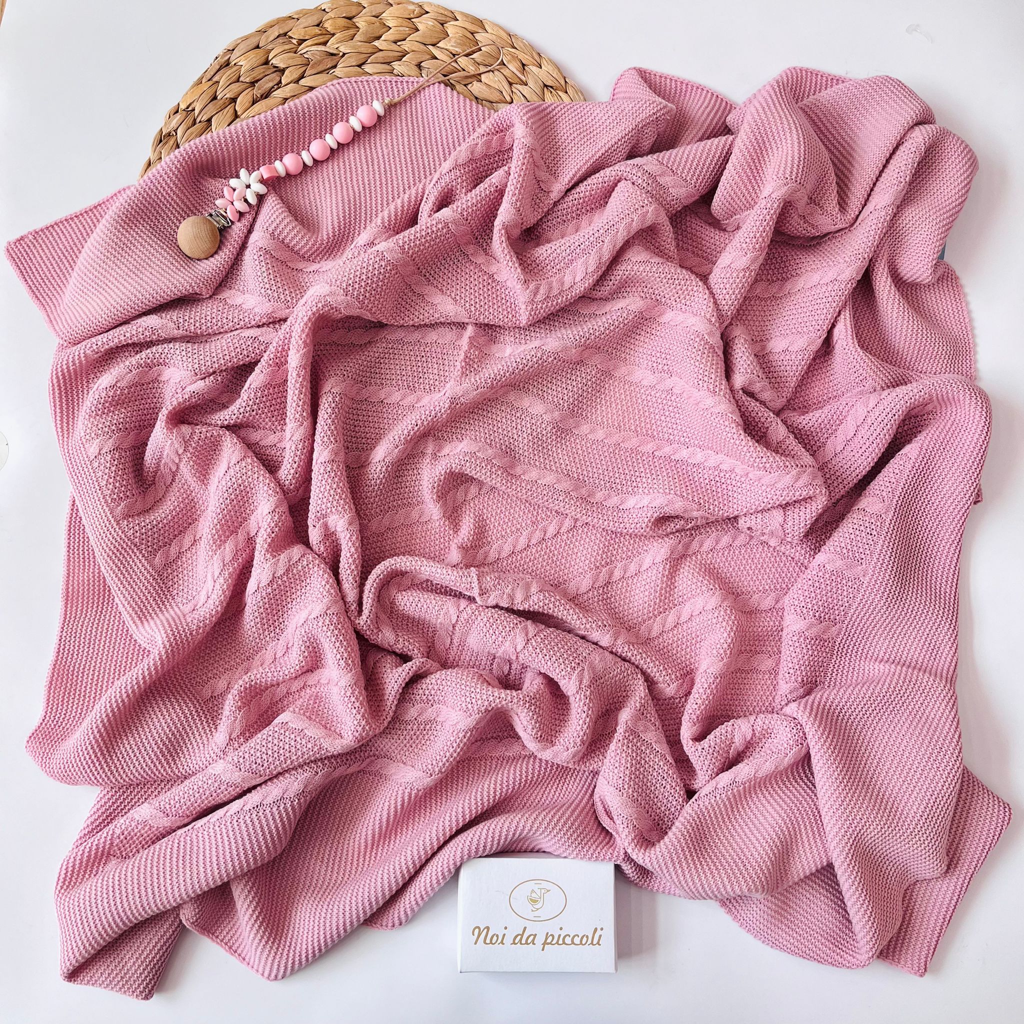 copertina FILATO CALDO ROSA INTENSO TRECCE - Noi da piccoli