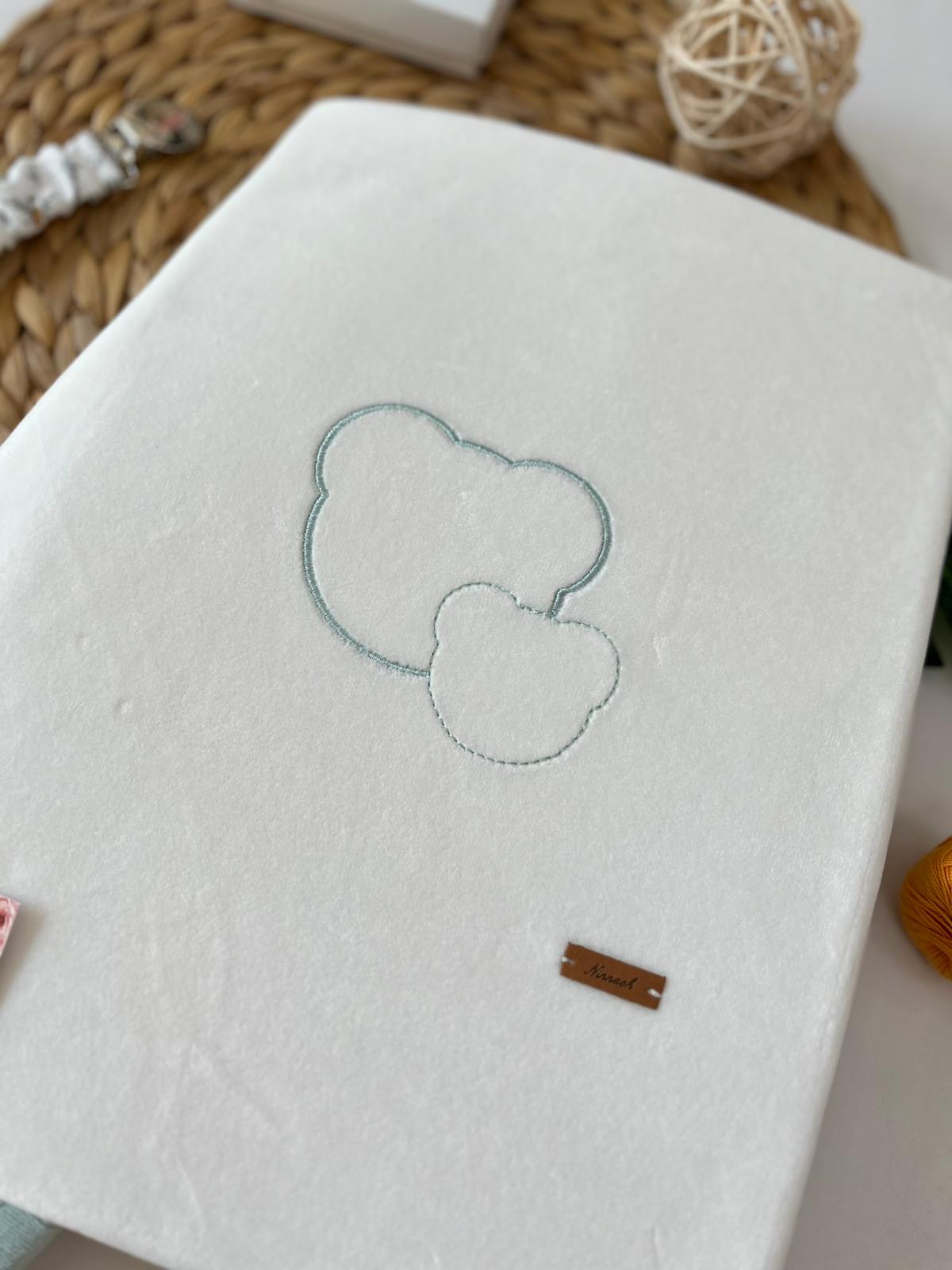 COPERTINA IN CINIGLIA CON ORSETTI PANNA VERDE - Noi da piccoli