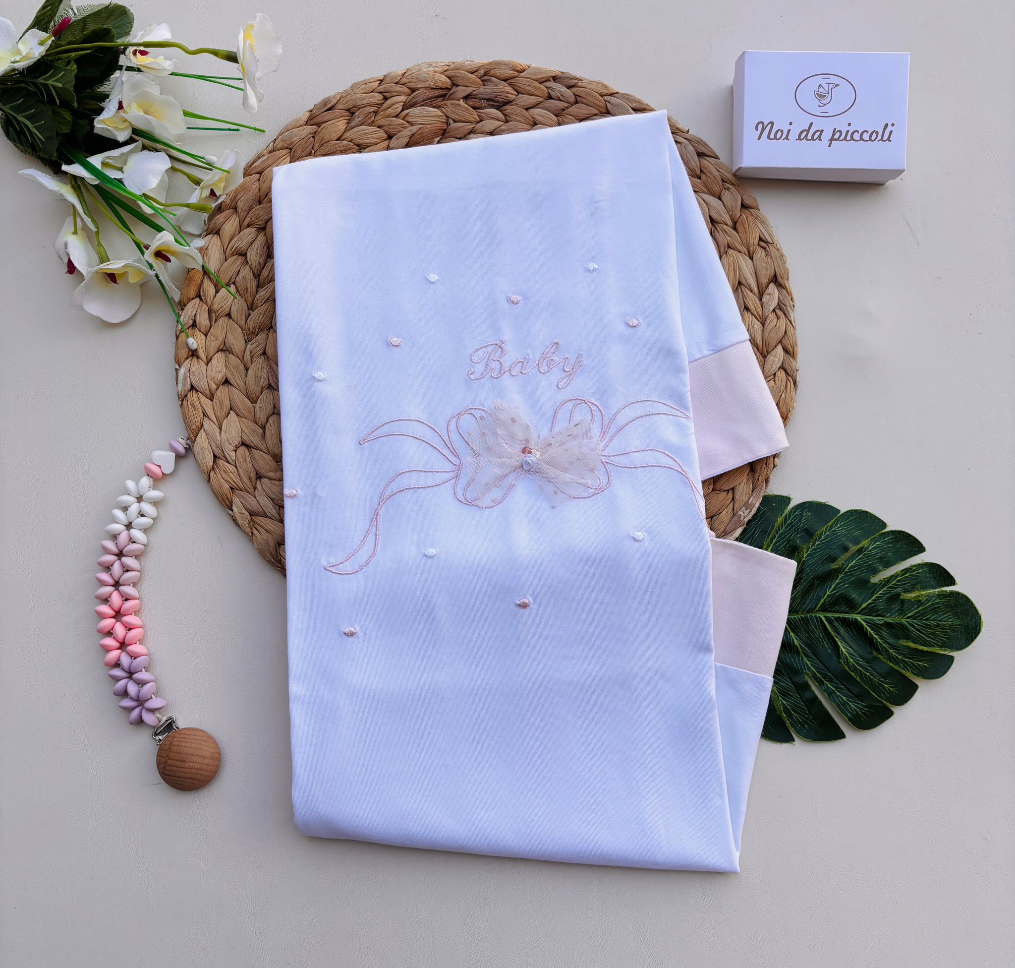 COPERTINA IN COTONE BICOLOR CON FIOCCHETTO BIANCO ROSA - Noi da piccoli
