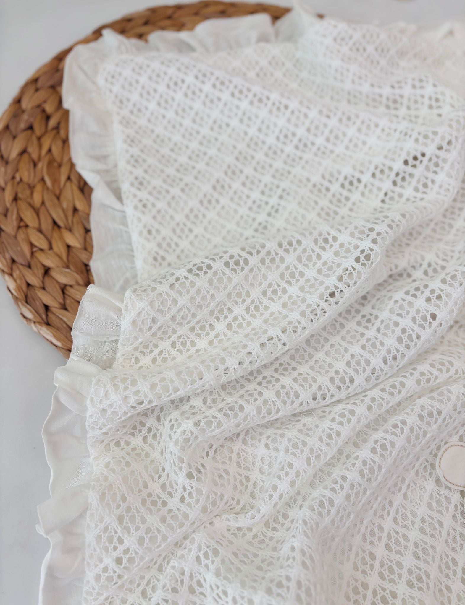 COPERTINA IN COTONE RICAMATA CON FIORELLINI BIANCO - Noi da piccoli