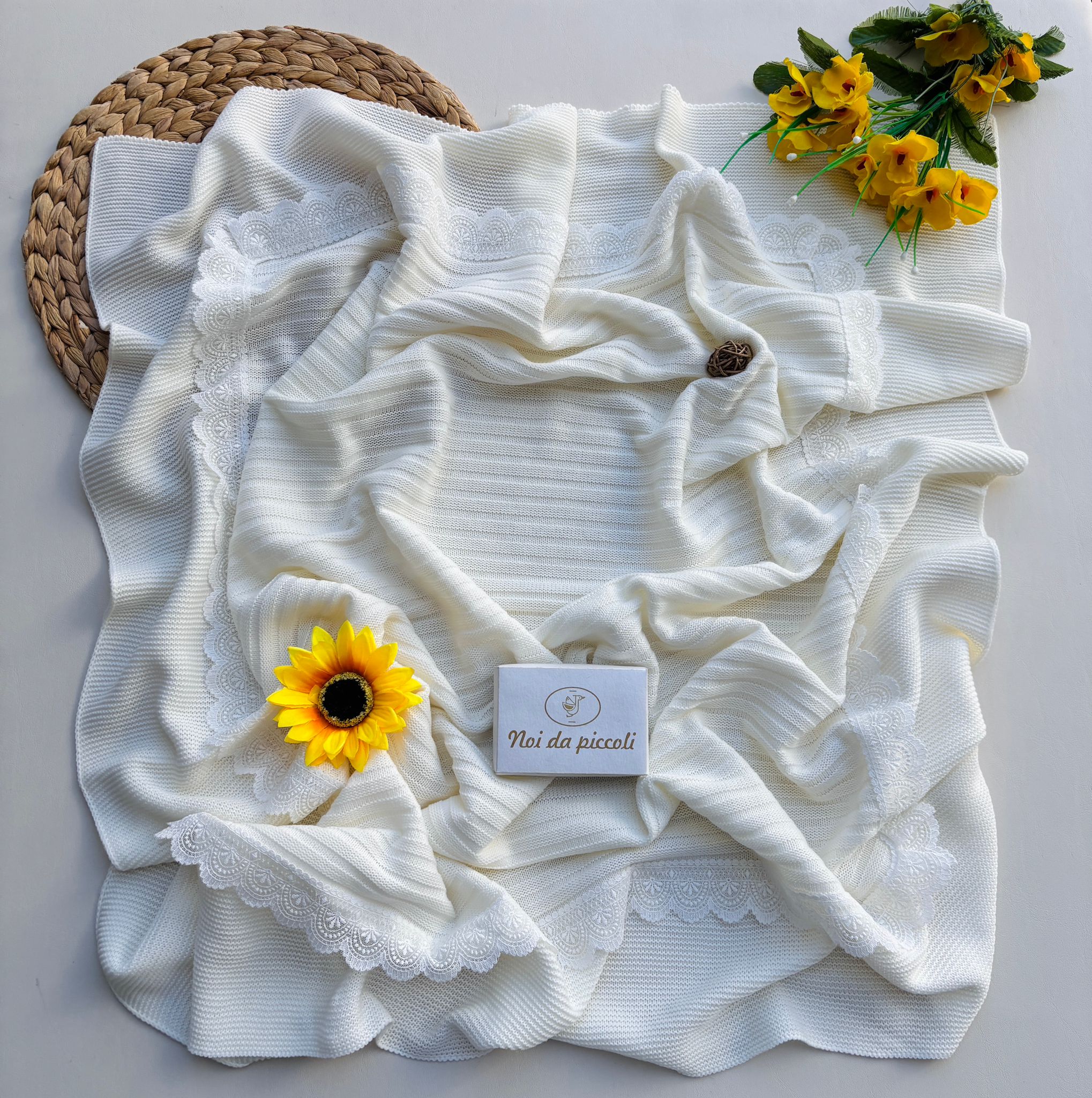 COPERTINA IN FILATO CALDO BLANCO - Noi da piccoli