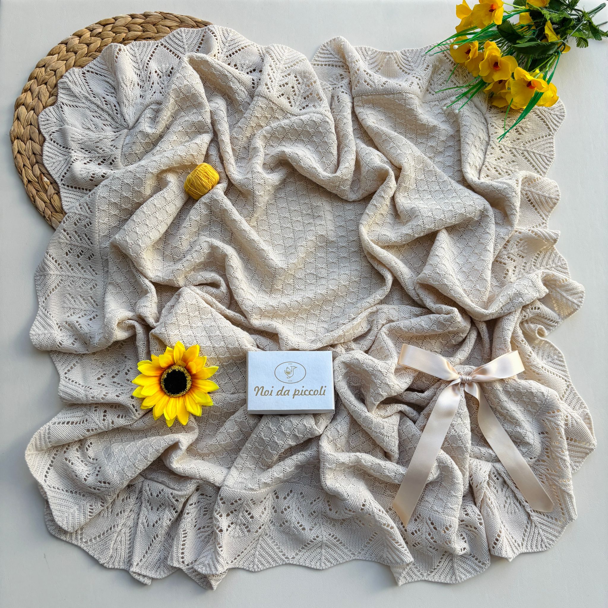 COPERTINA IN FILATO CALDO CREMA - Noi da piccoli