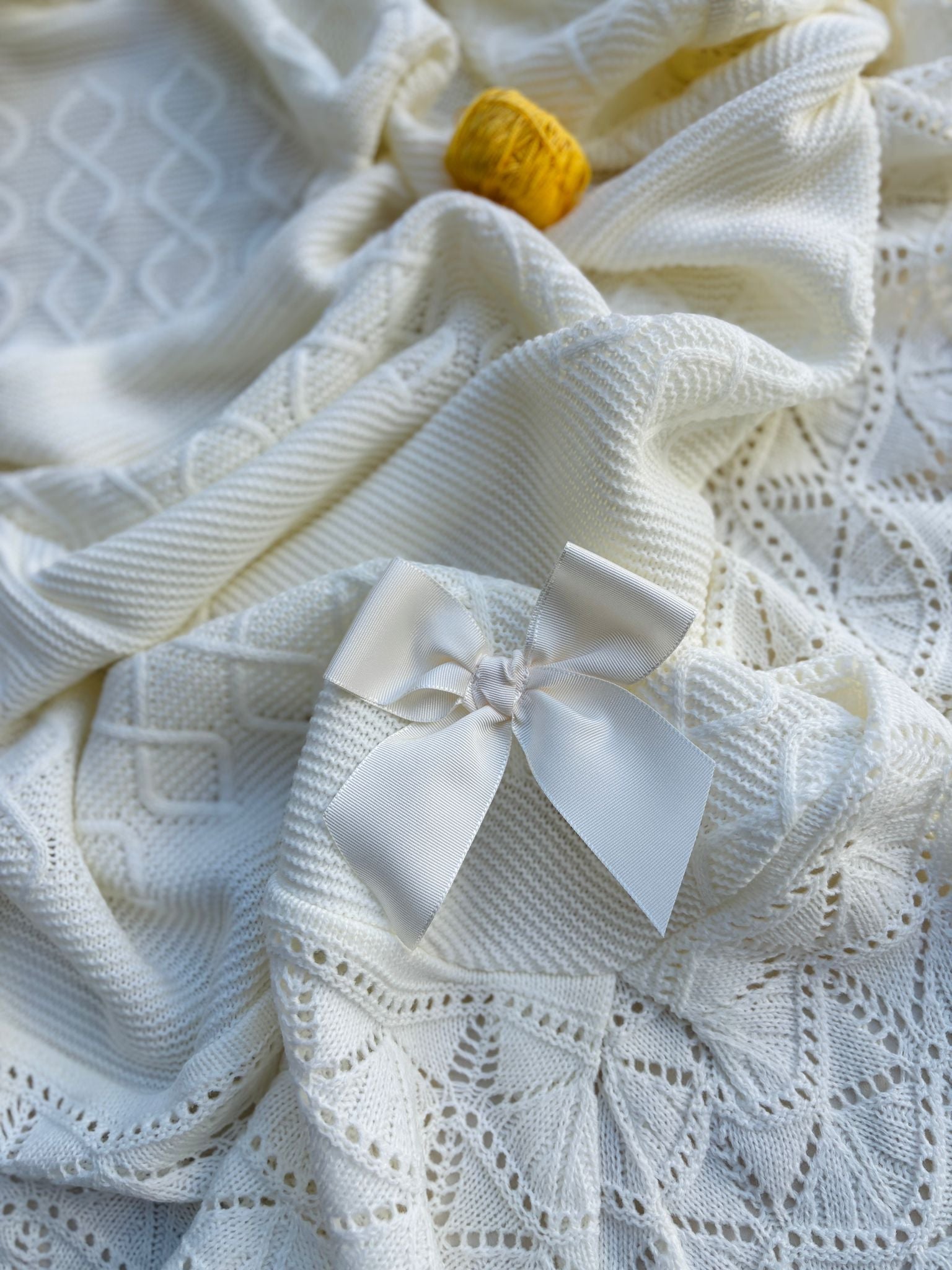 COPERTINA IN FILATO CALDO CRUDO - Noi da piccoli