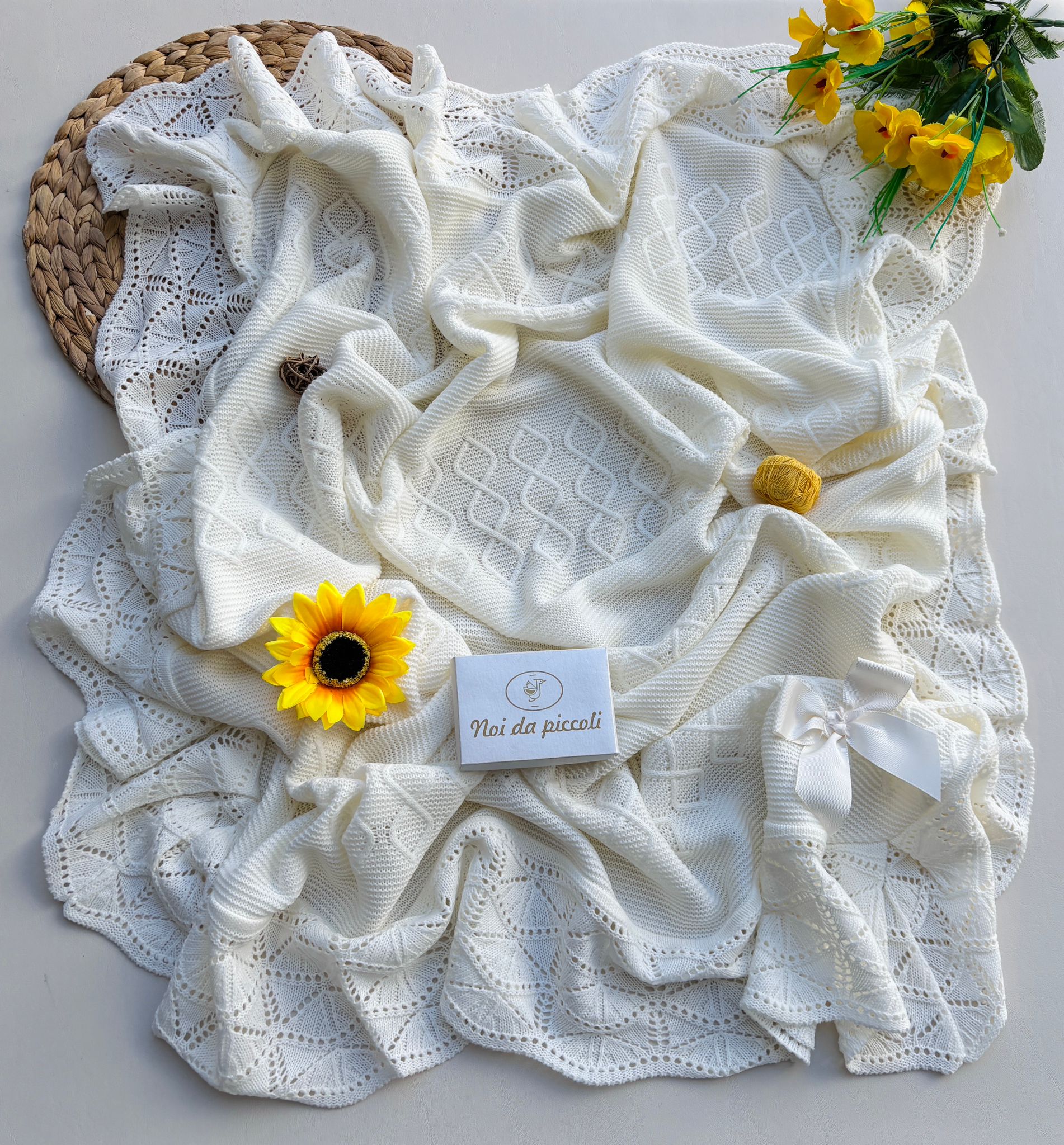 COPERTINA IN FILATO CALDO CRUDO - Noi da piccoli