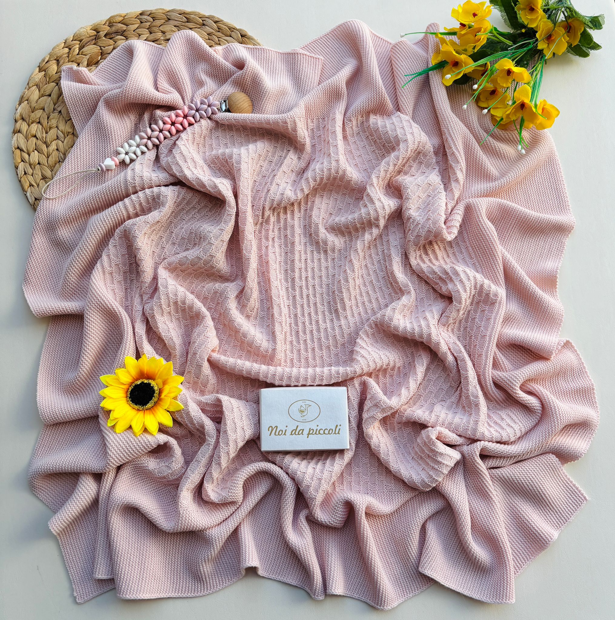 COPERTINA IN FILATO CALDO ROSA - Noi da piccoli