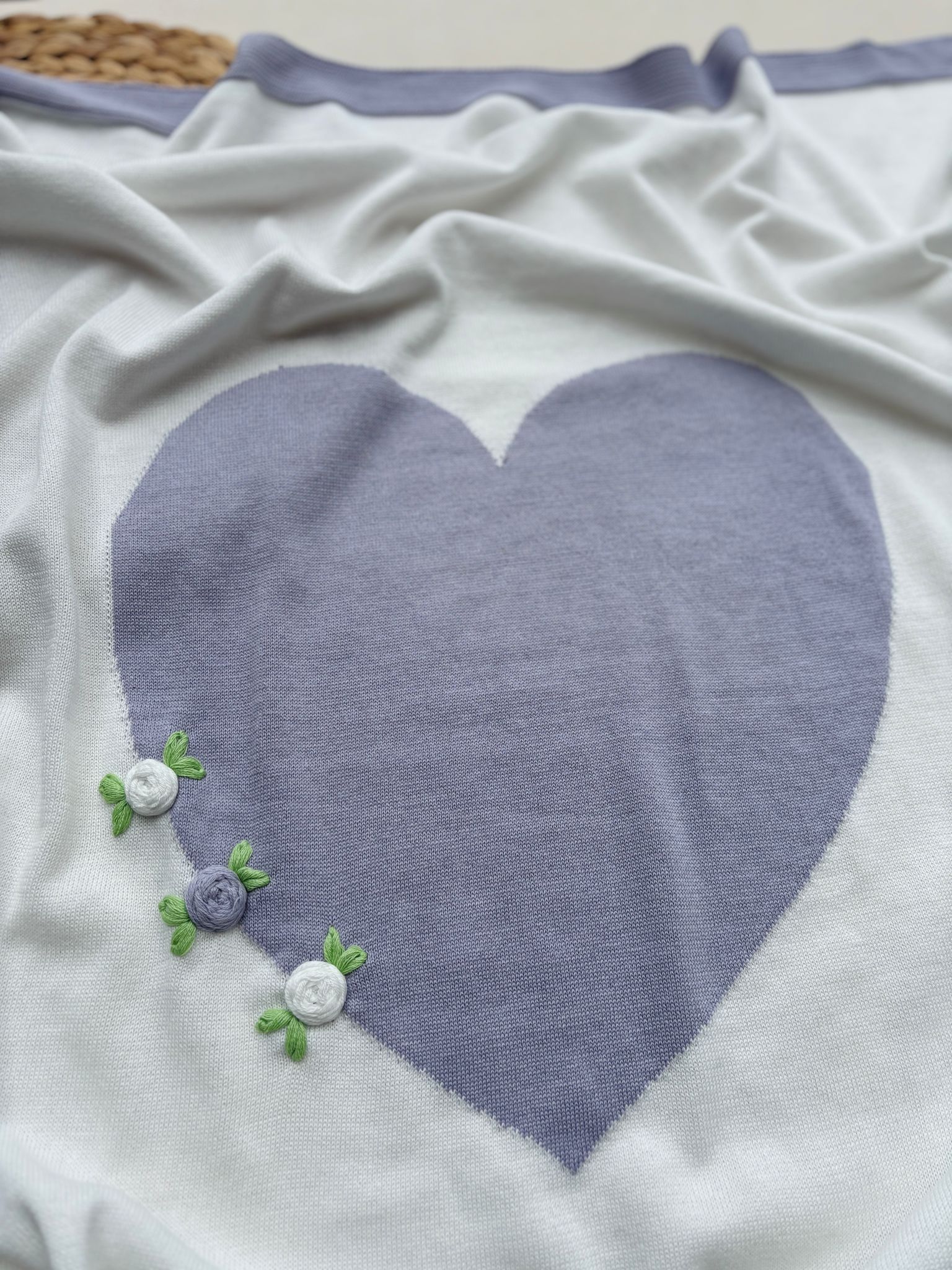 COPERTINA IN FILO LILLA E BIANCO CUORE - Noi da piccoli
