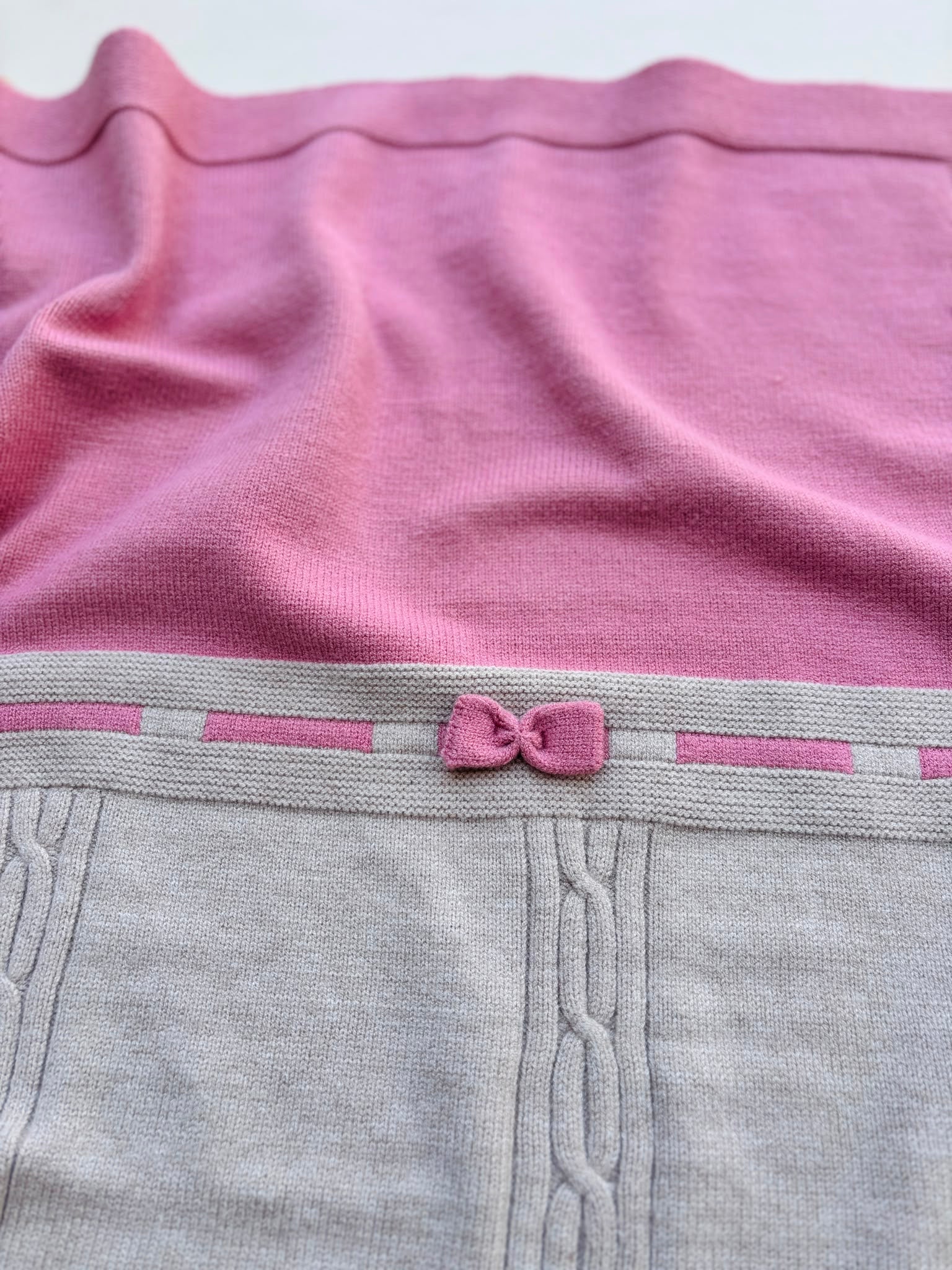 COPERTINA ROSA BEIGE IN FILATO CALDO - Noi da piccoli