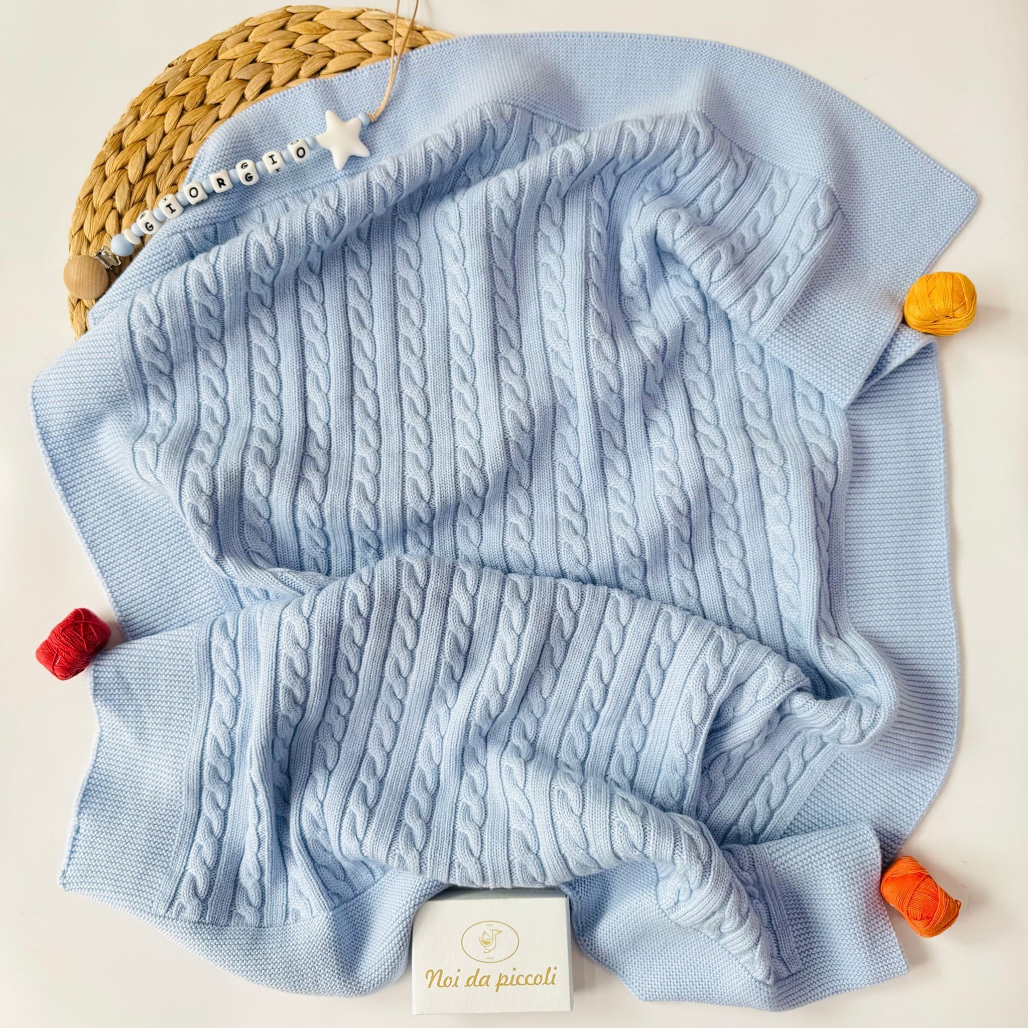 COPERTINA TRECCIA 100% LANA CELESTE - Noi da piccoli