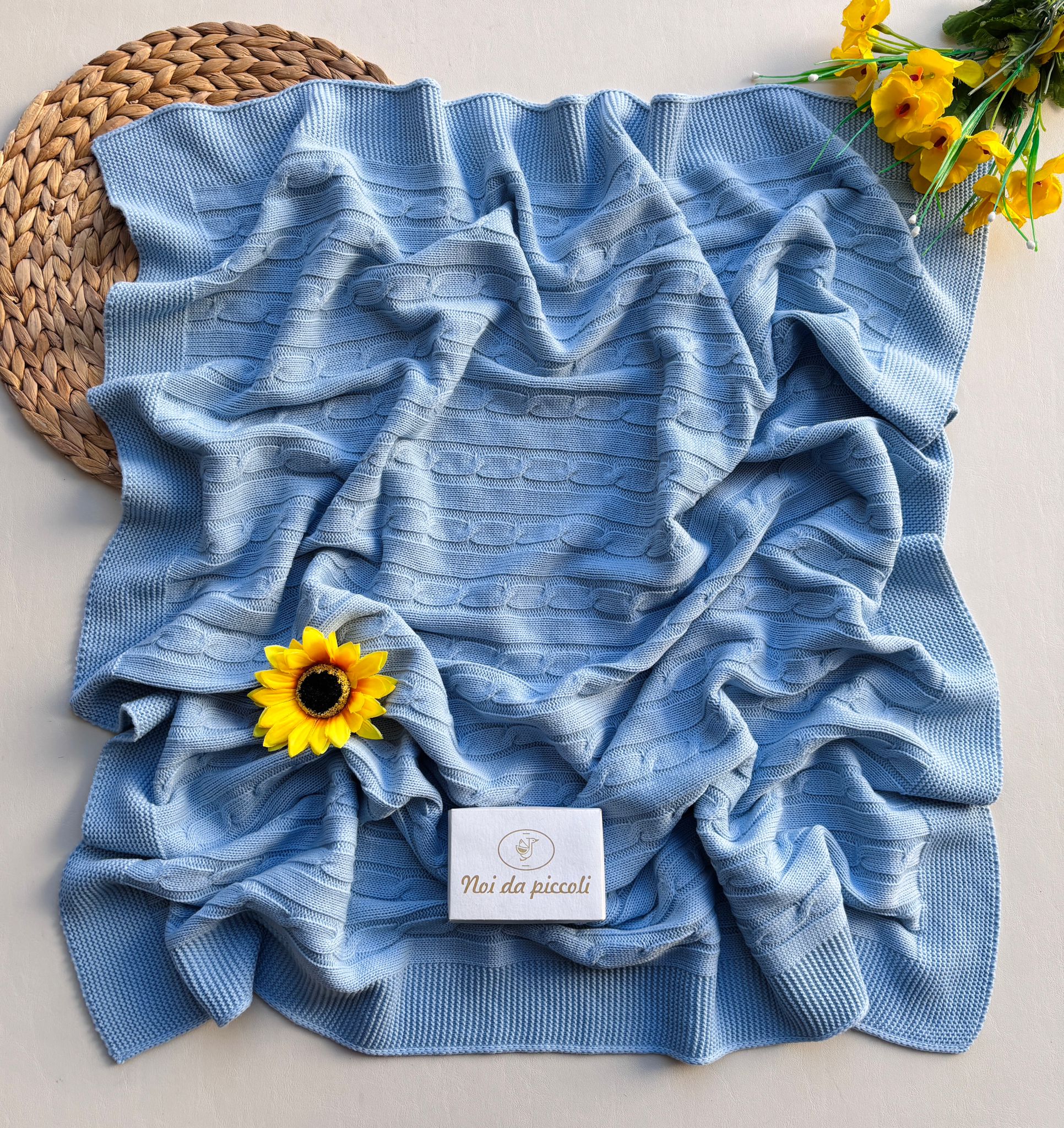 COPERTINA TRENZAS FILATO CALDO AZULADO - Noi da piccoli