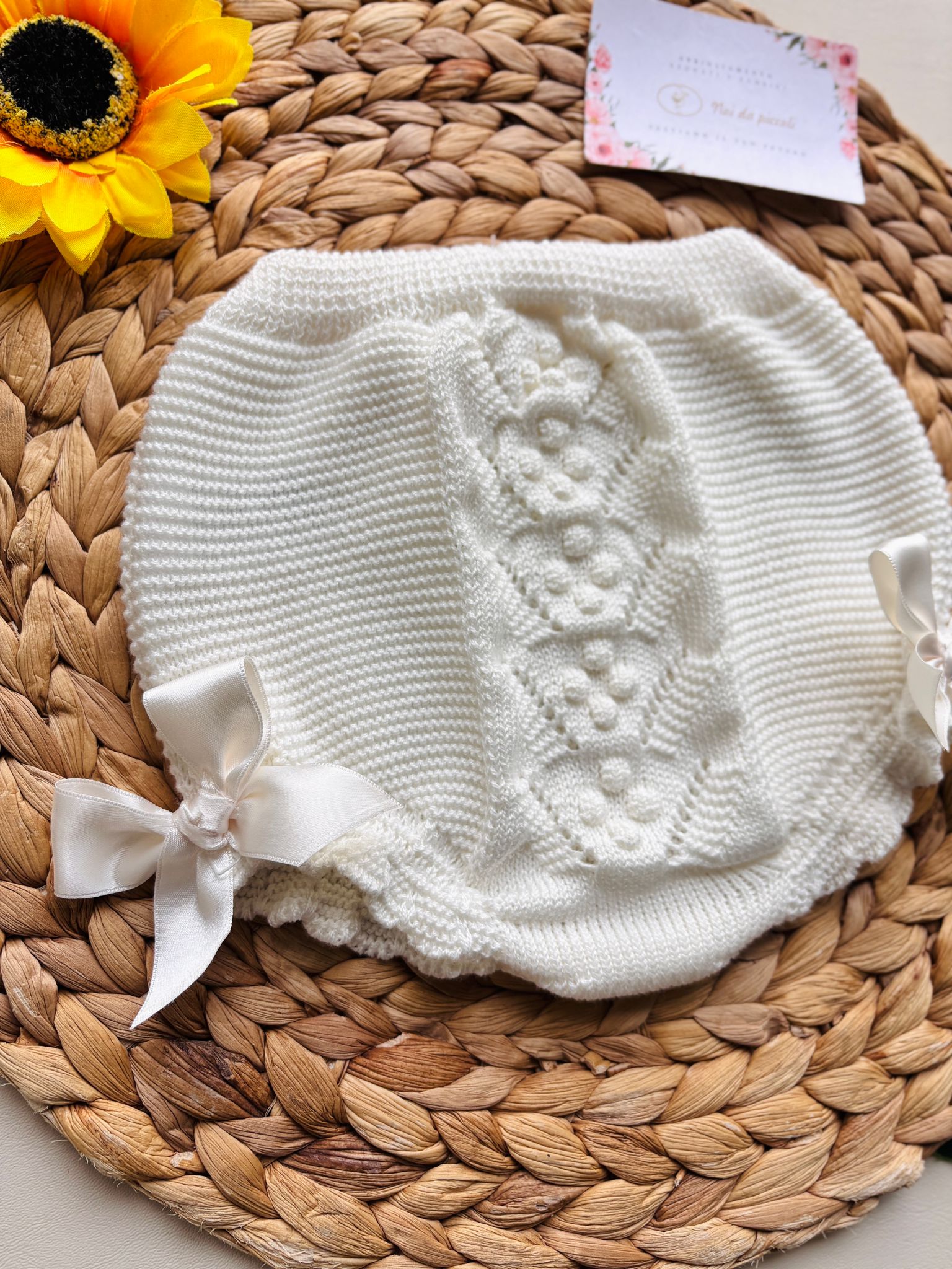 CULOTTINA IN COTONE CON RICAMI E FIOCCHETTI CRUDO - Noi da piccoli