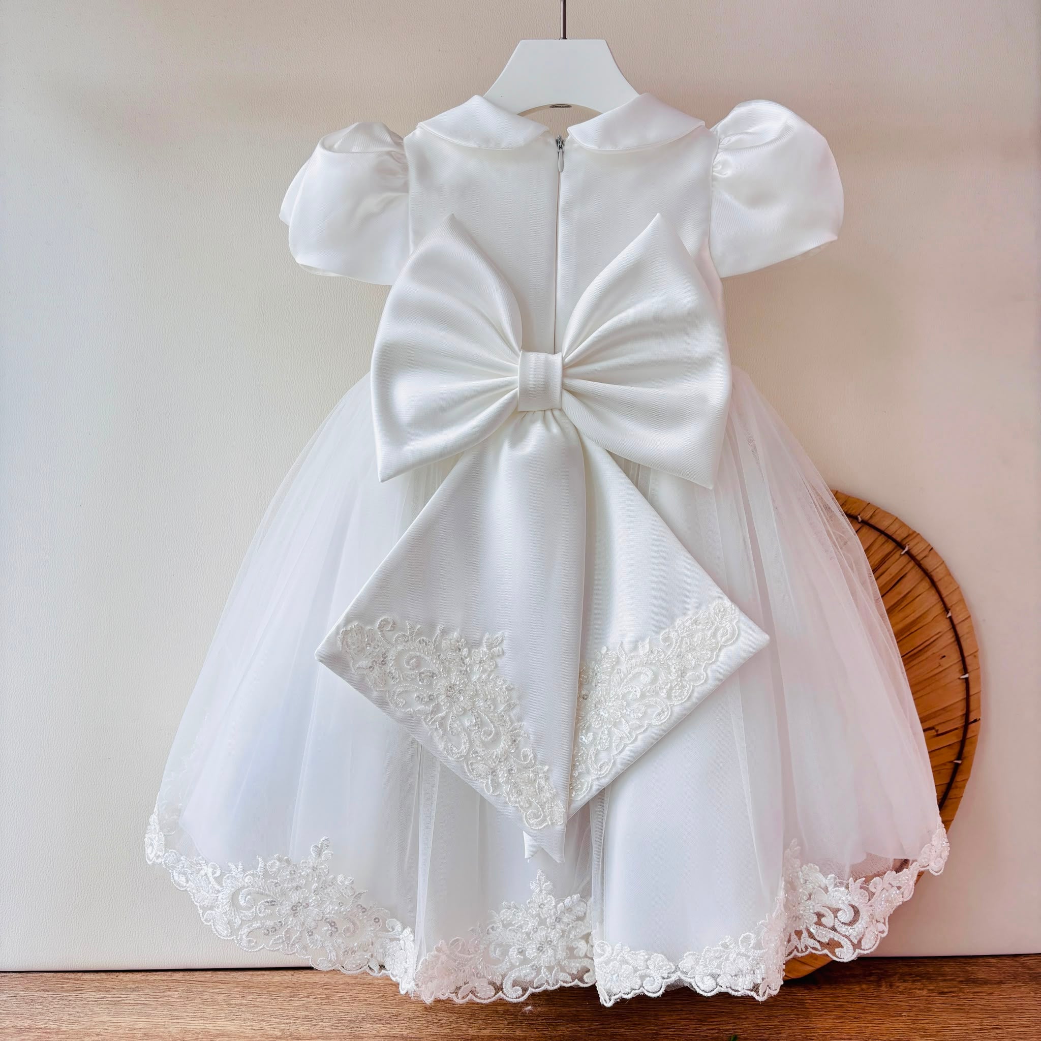 ABITO CERIMONIALE IN RASO E TULLE CON PIZZO PANNA