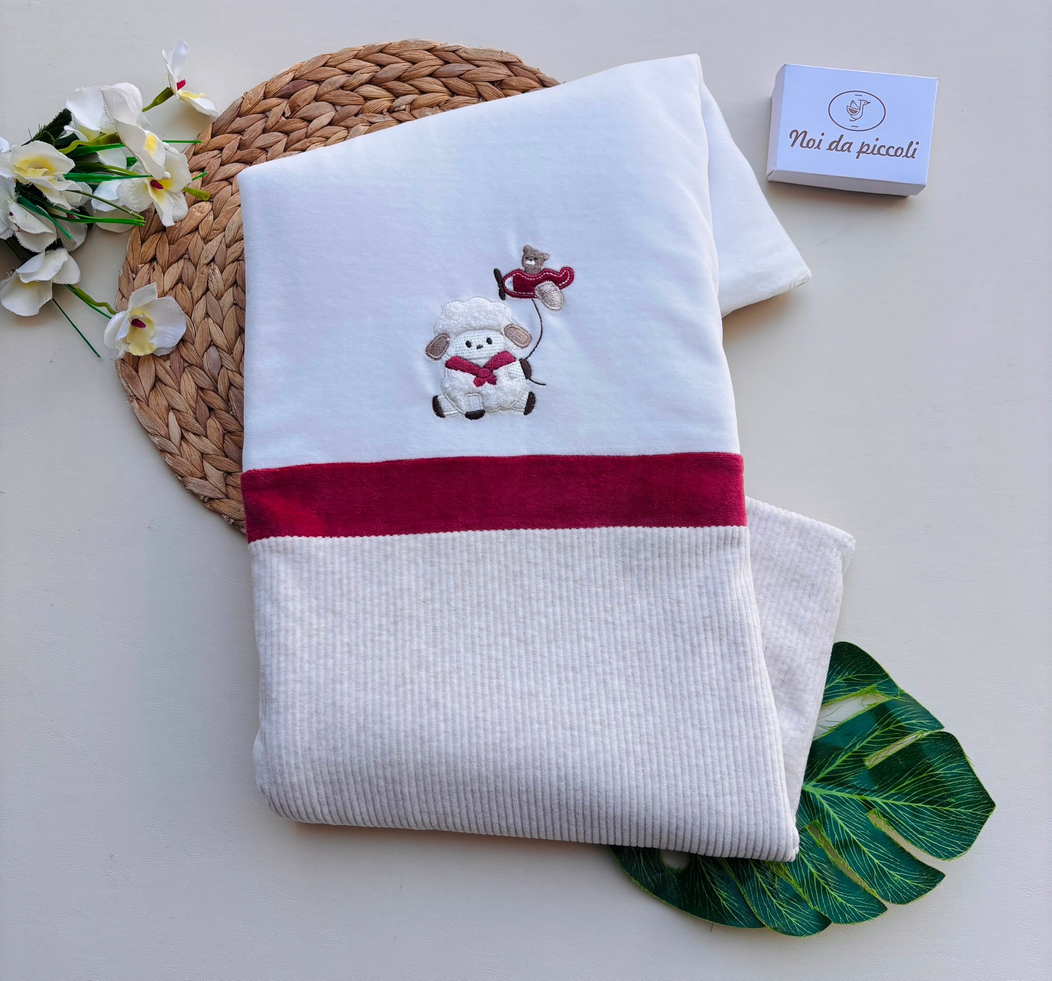 COPERTINA IN CINIGLIA BICOLOR CON DISEGNINI BIANCO BEIGE